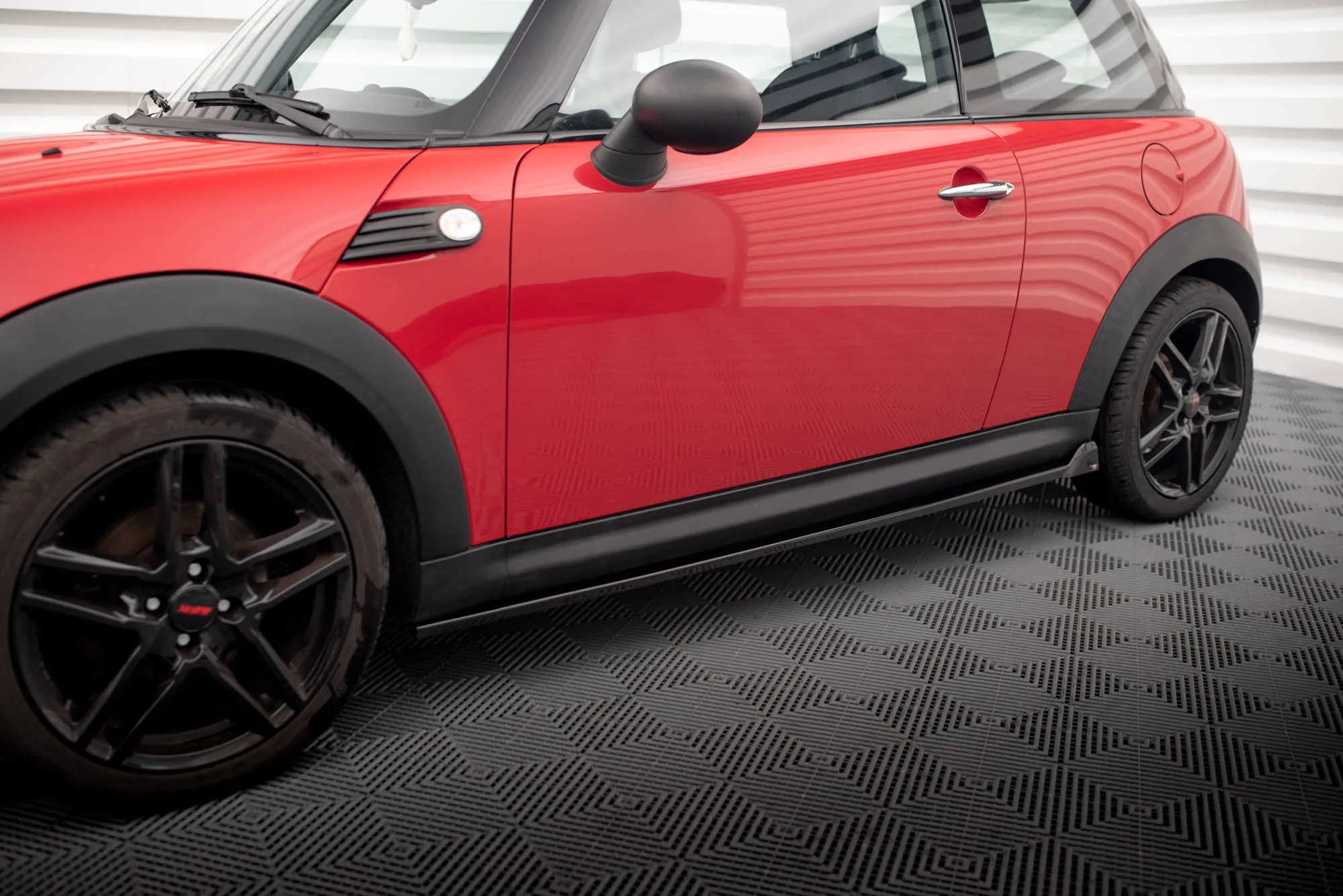 Sideskjørt Mini One R56 2006 - 2010 | Glossy Black Edition