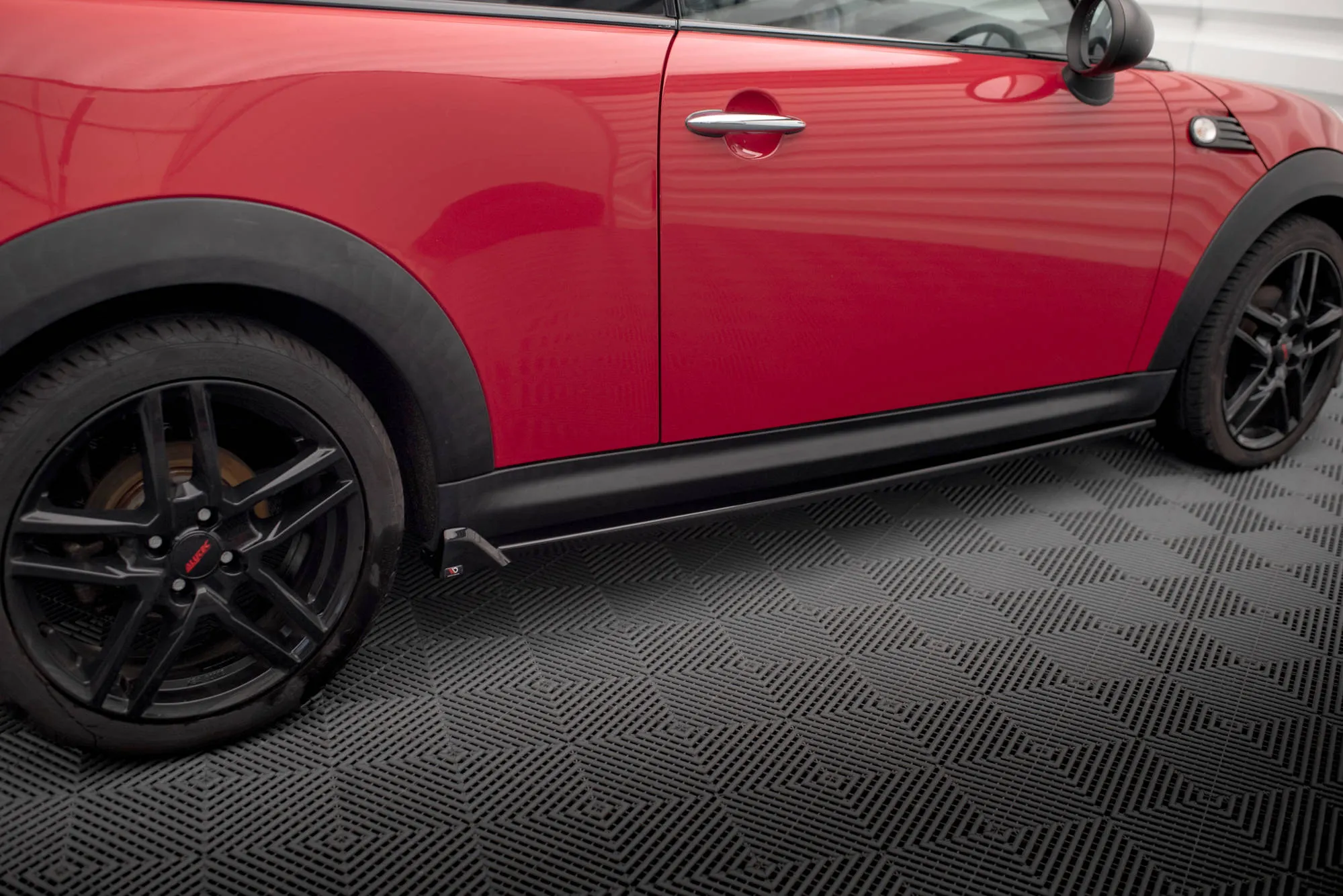 Sideskjørt Mini One R56 2006 - 2010 | Glossy Black Edition – bilde 2