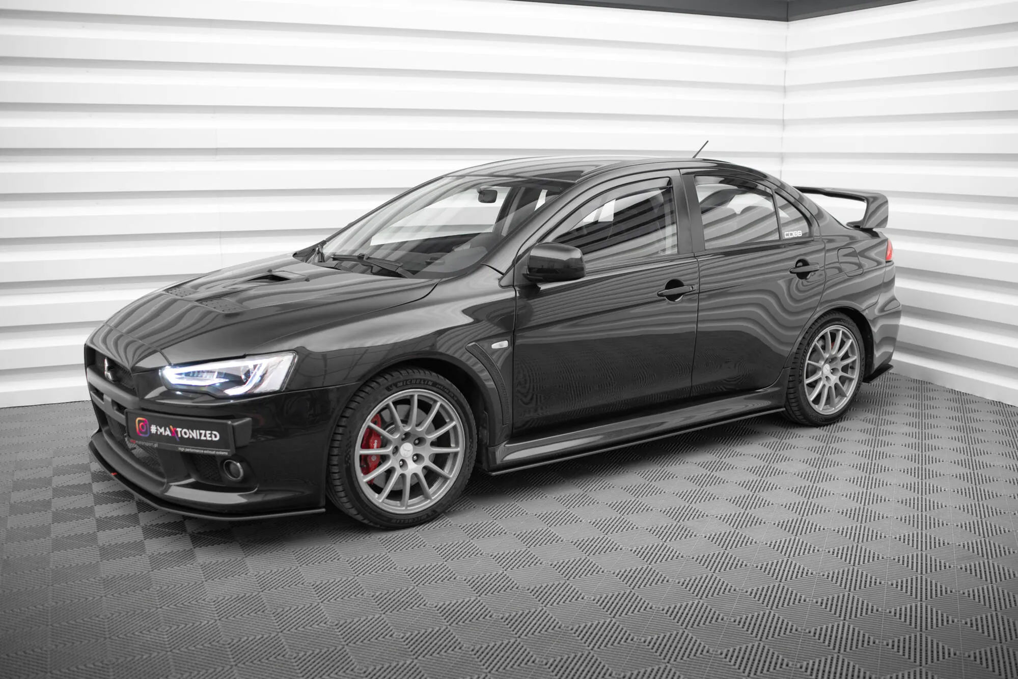Sideskjørt Mitsubishi Lancer EVO X 2007 - 2015 | Street Pro Black Edition – bilde 2