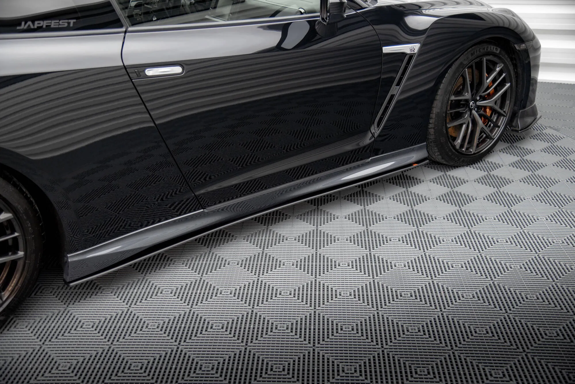 Sideskjørt Nissan Gtr R35 facelift 2016 - 2022 | Street Pro Black Edition – bilde 2