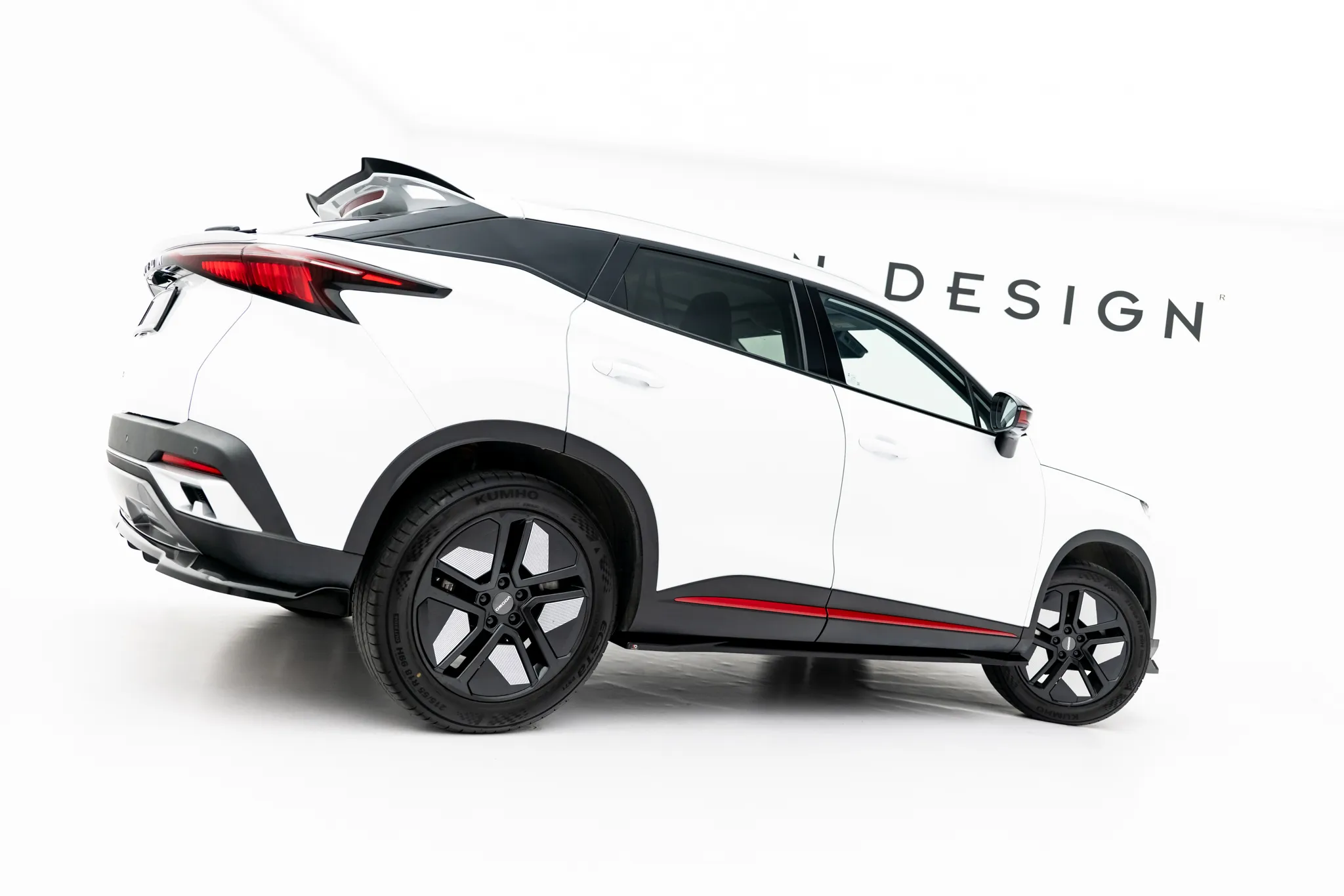 Sideskjørt Omoda 5 I 2022 -> | Glossy Black Edition