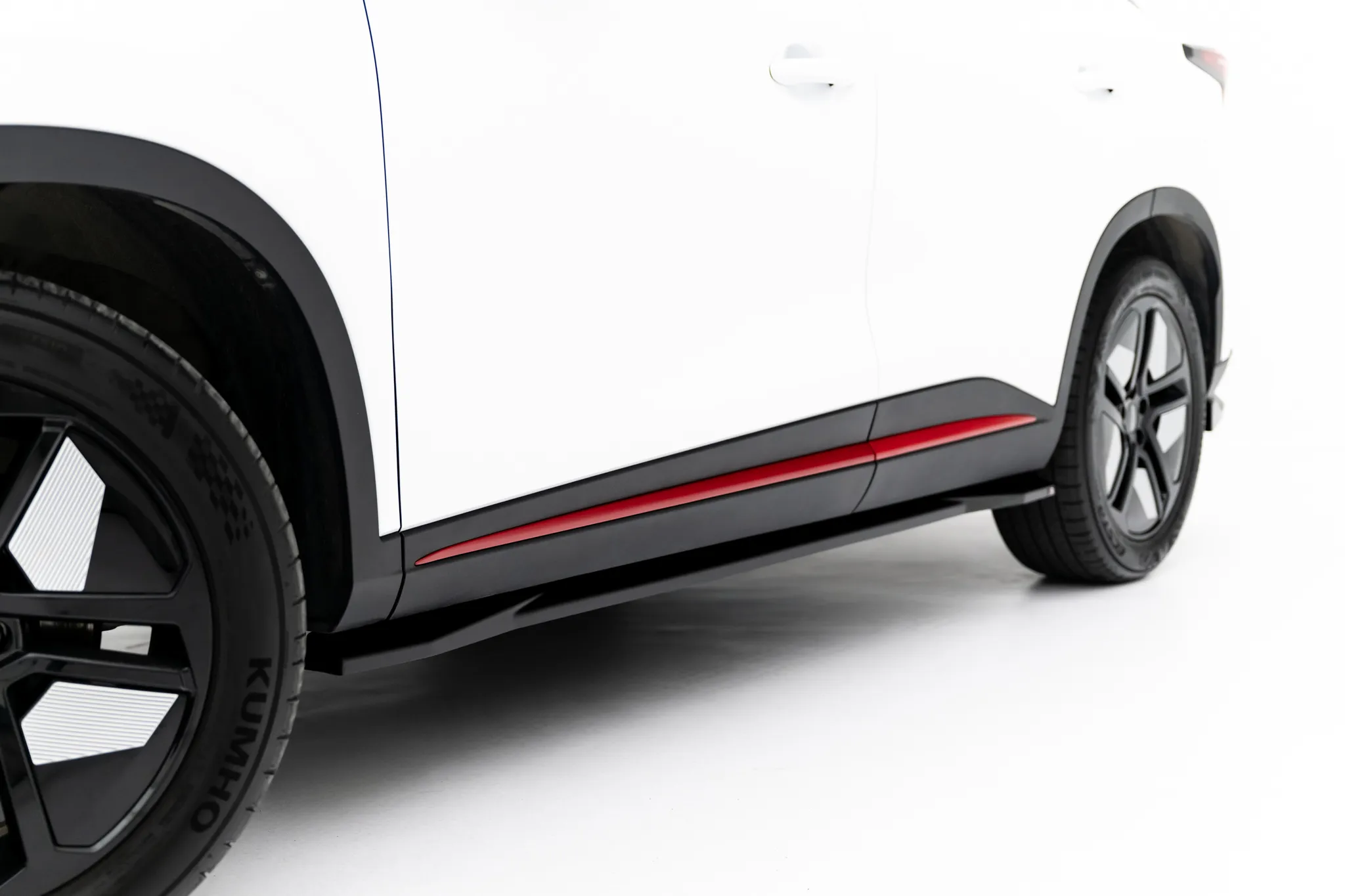 Sideskjørt Omoda 5 I 2022 -> | Glossy Black Edition – bilde 2