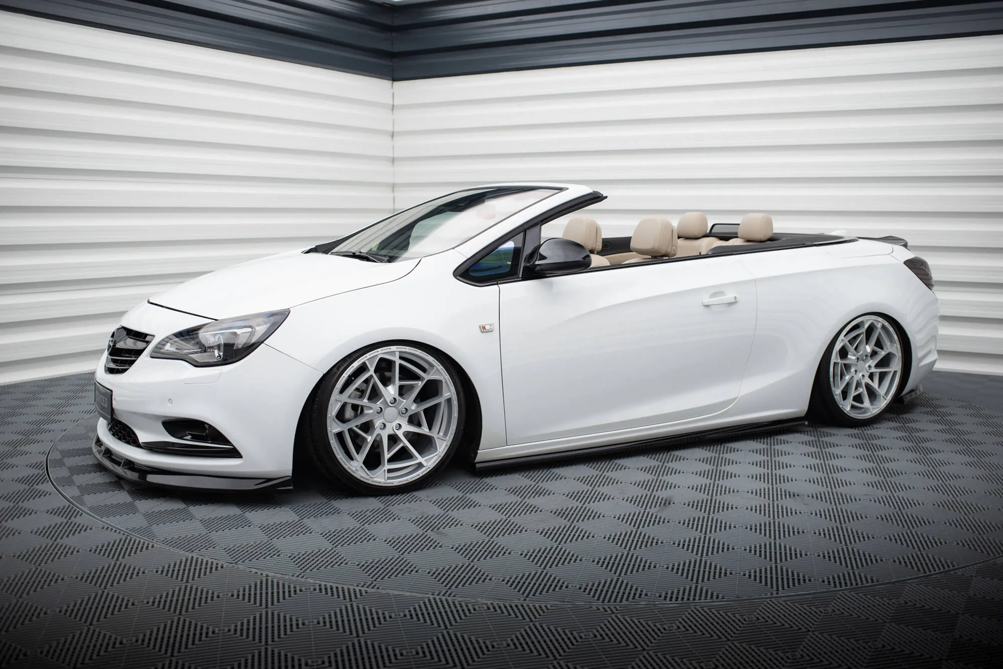 Sideskjørt Opel Cascada 2013 - 2019 | Glossy Black Edition – bilde 2