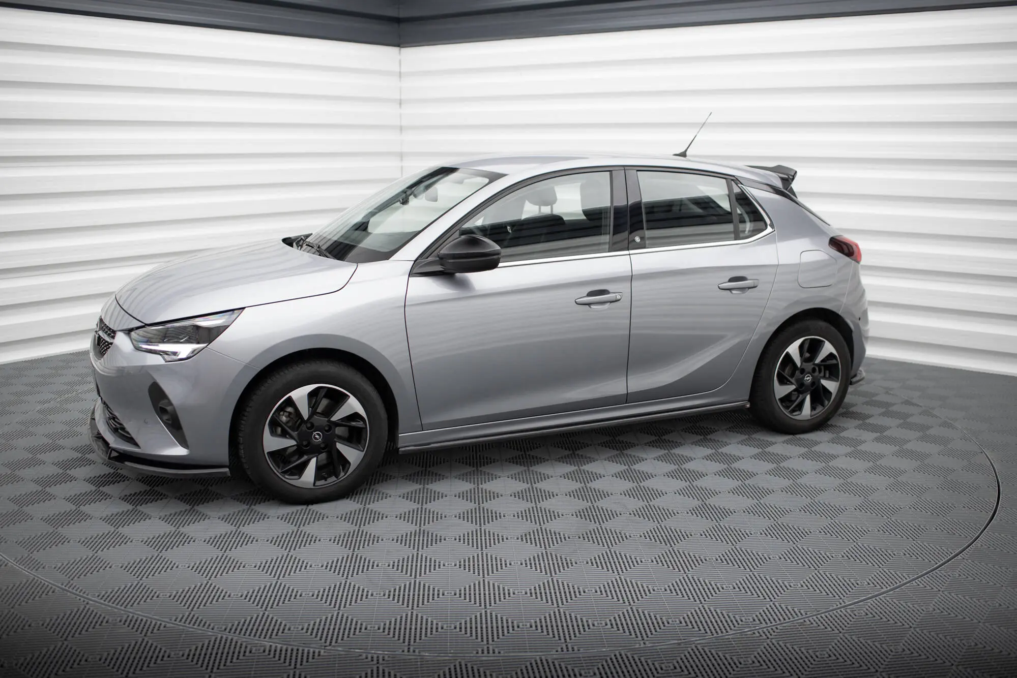 Sideskjørt Opel Corsa F / Corsa-e 2019 -> | Glossy Black Edition – bilde 3
