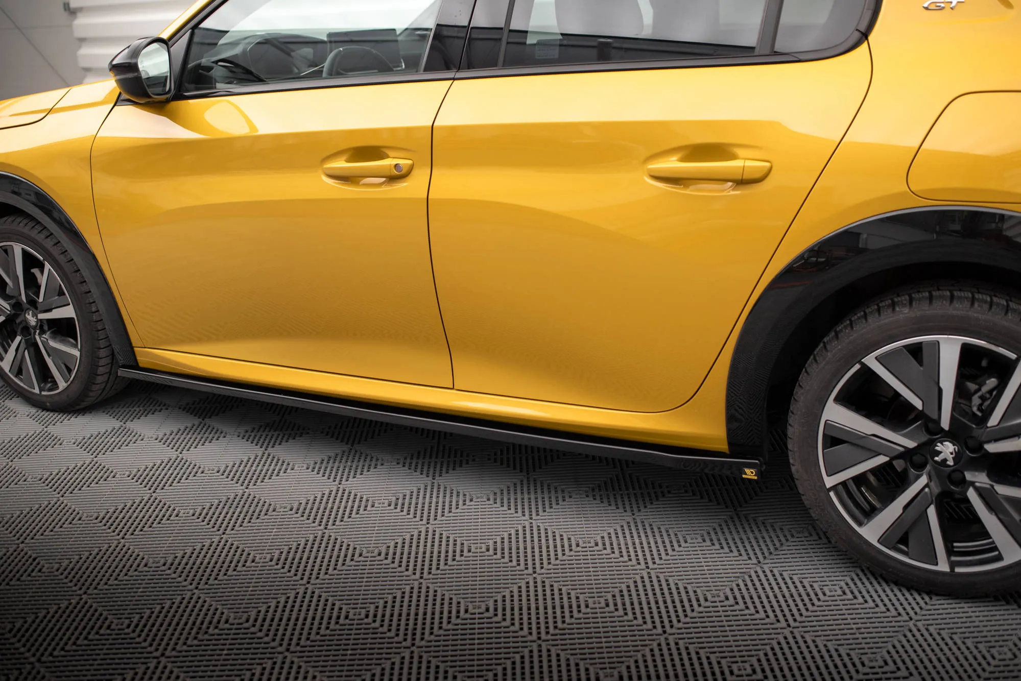 Sideskjørt Peugeot 208 GT II 2019 - 2023 | Glossy Black Edition – bilde 3
