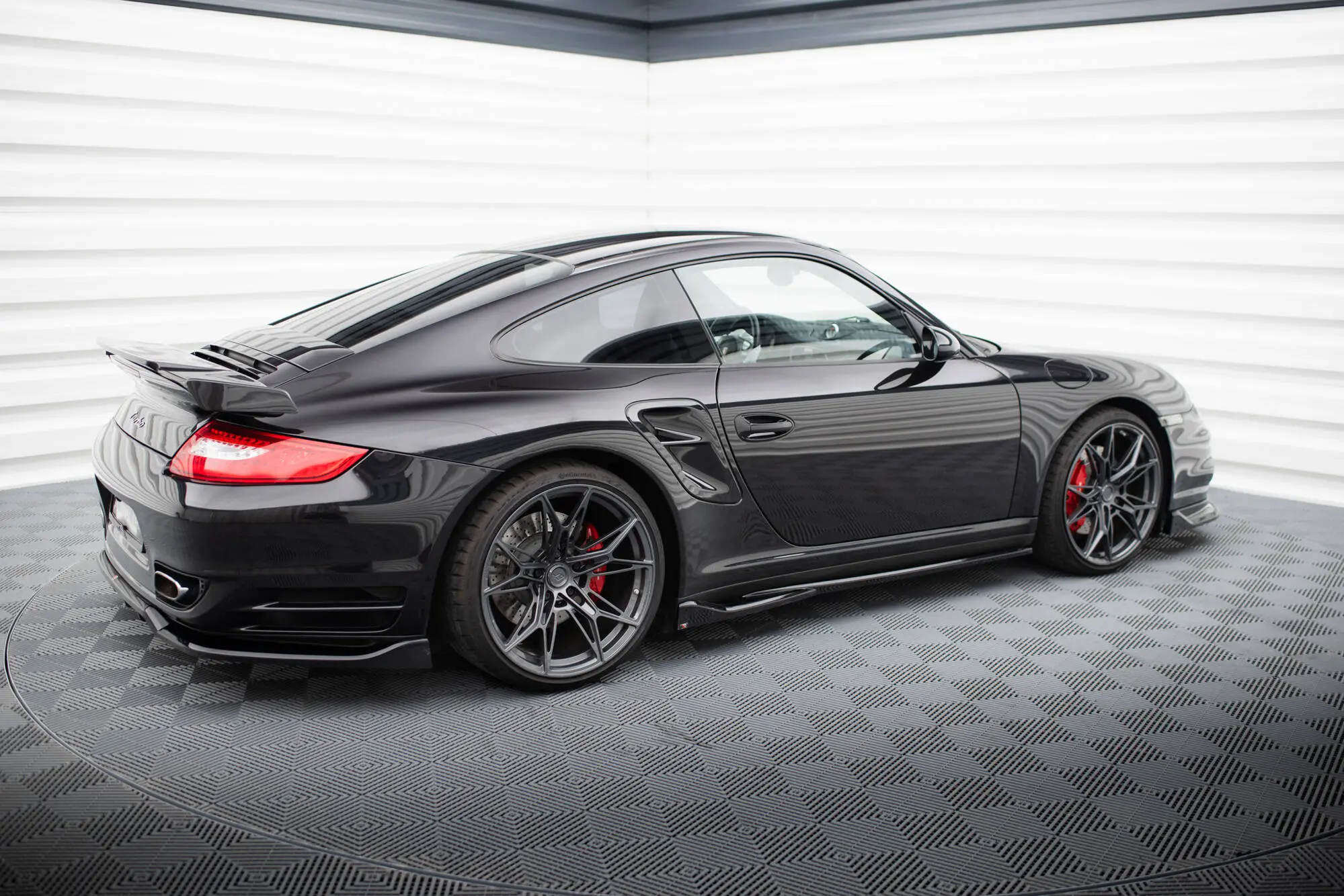 Sideskjørt Porsche 911 (997) Turbo 2006 - 2009 | Glossy Black Edition – bilde 4