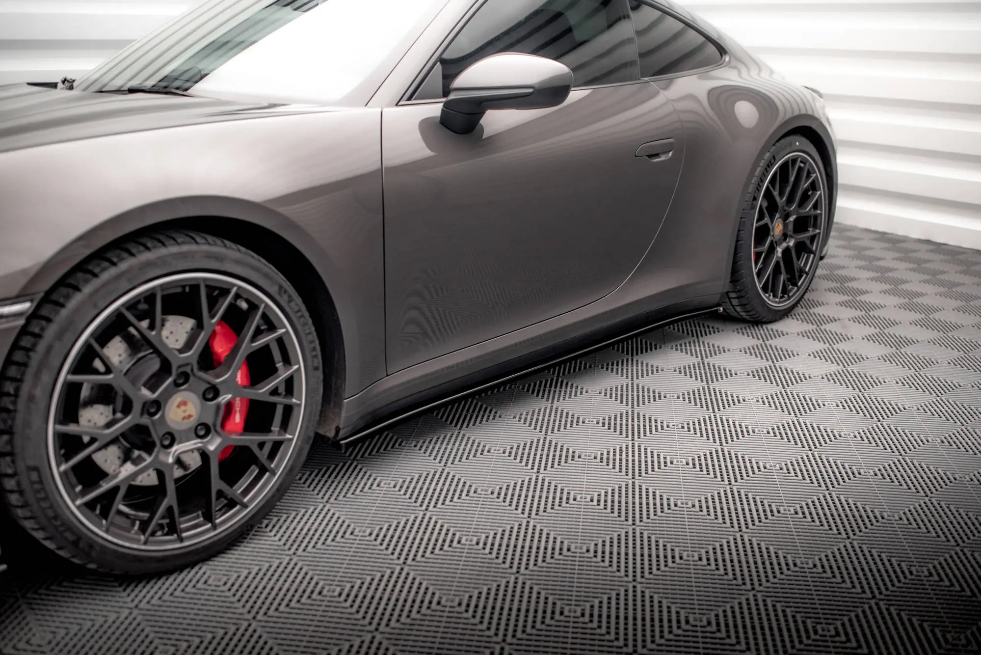 SIDESKJØRT PORSCHE 911 CARRERA 4S (992) 2019-> – bilde 2
