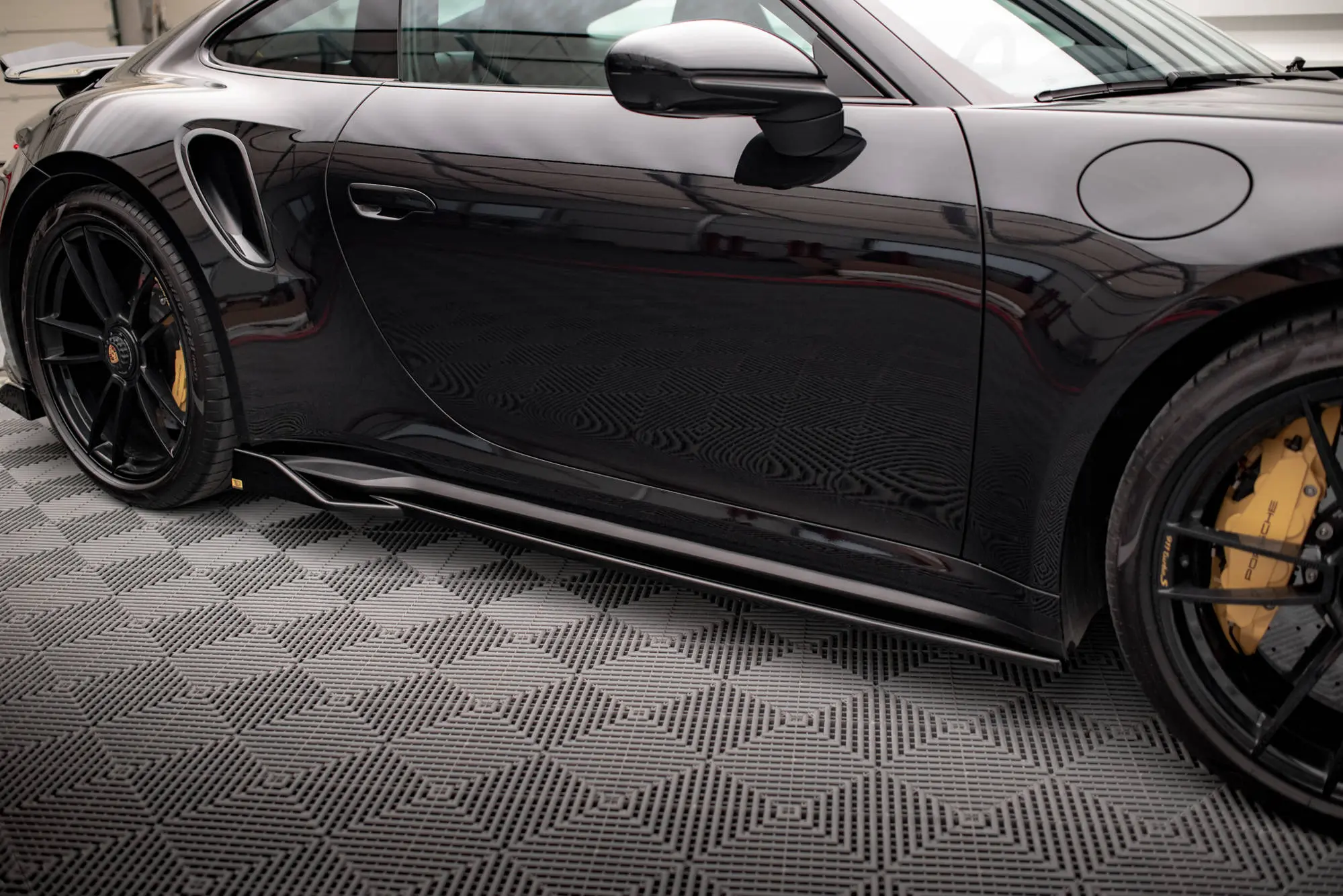 SIDESKJØRT PORSCHE 911 Turbo S (992) 2019->