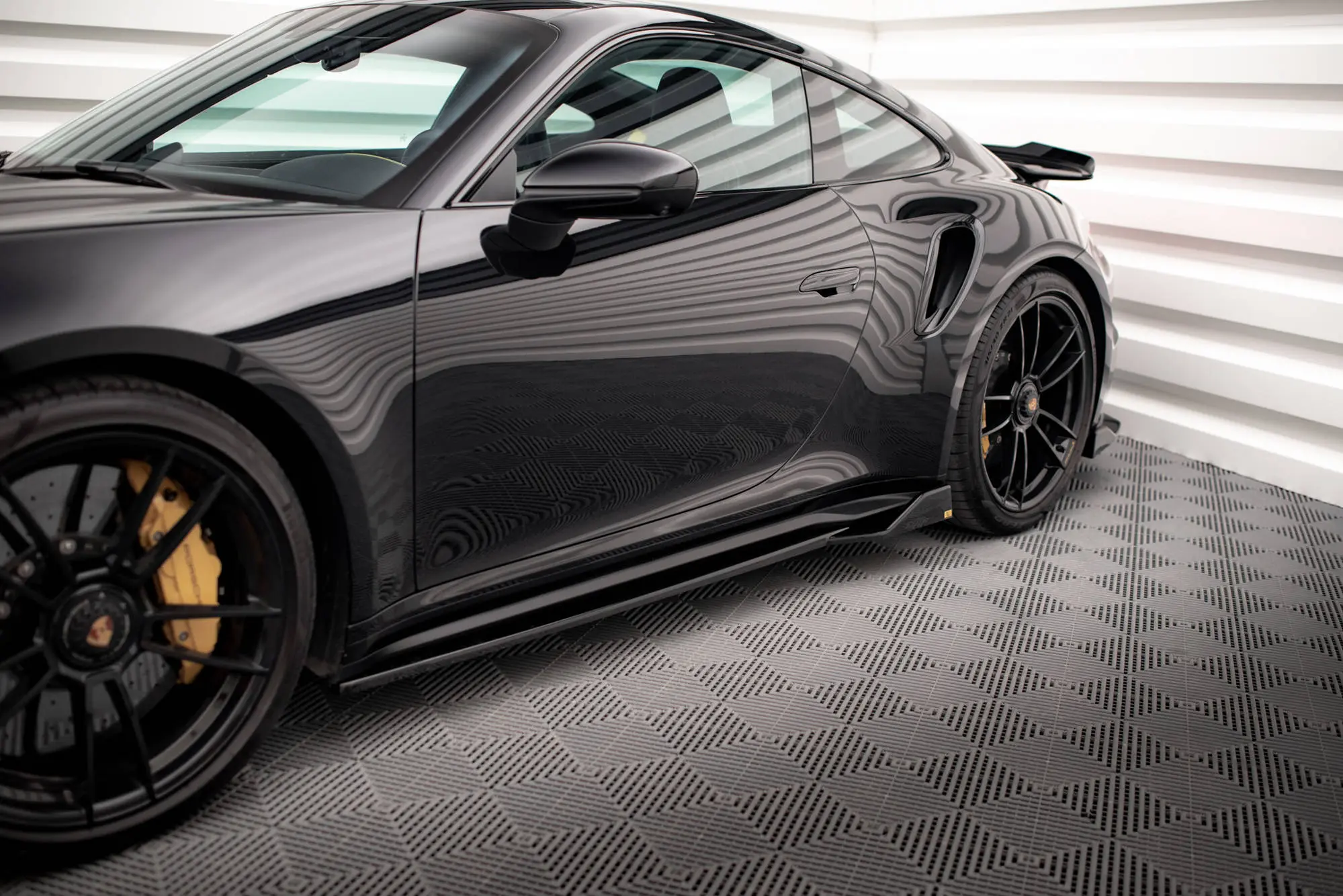 SIDESKJØRT PORSCHE 911 Turbo S (992) 2019-> – bilde 3