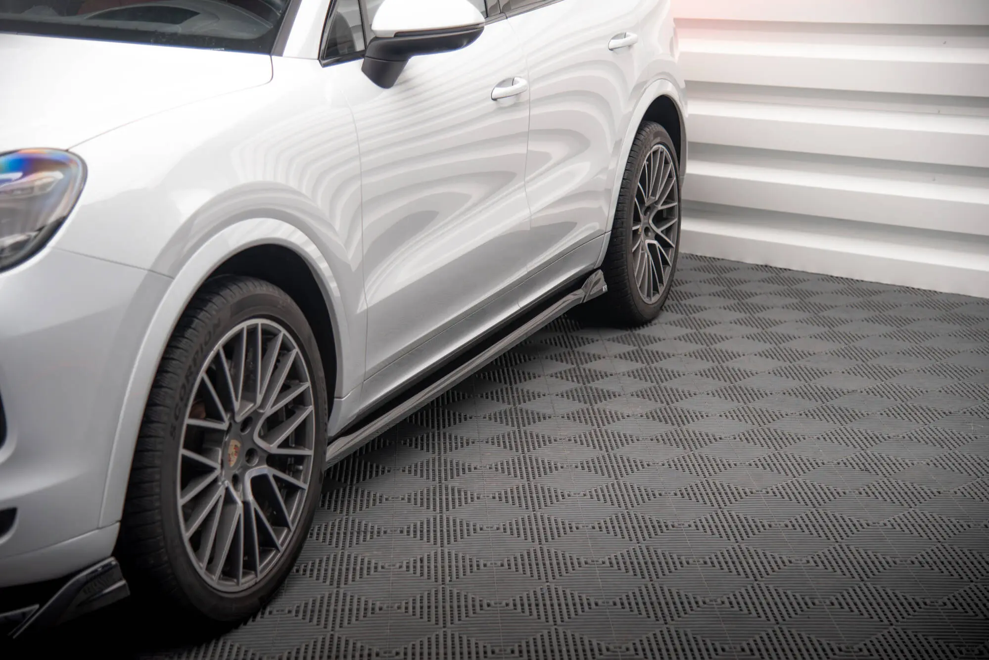Sideskjørt Porsche Cayenne Coupe (9YB) 2019 - 2023 | Glossy Black Edition