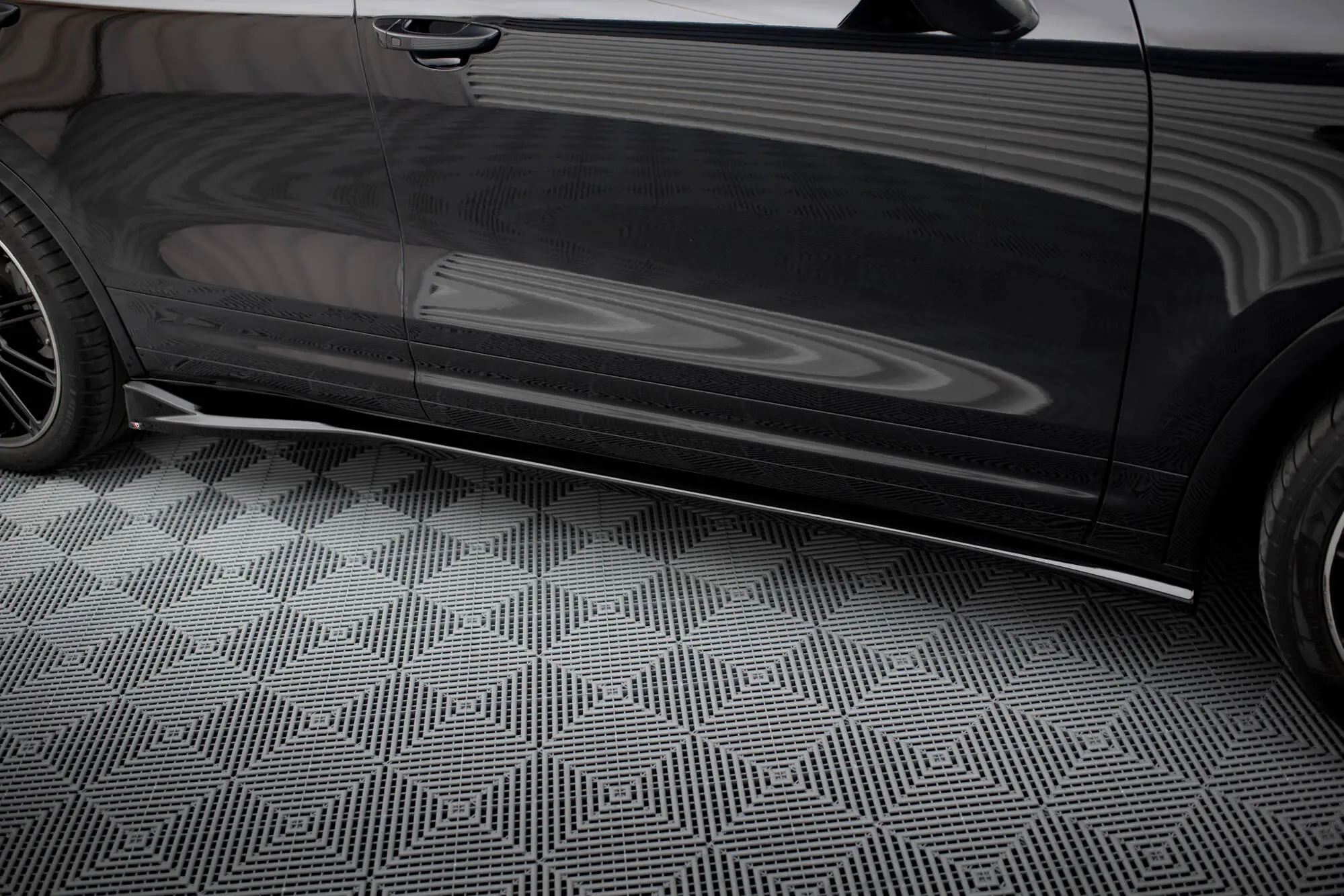 Sideskjørt Porsche Cayenne II (92A) Facelift 2014 - 2017 | Glossy Black Edition