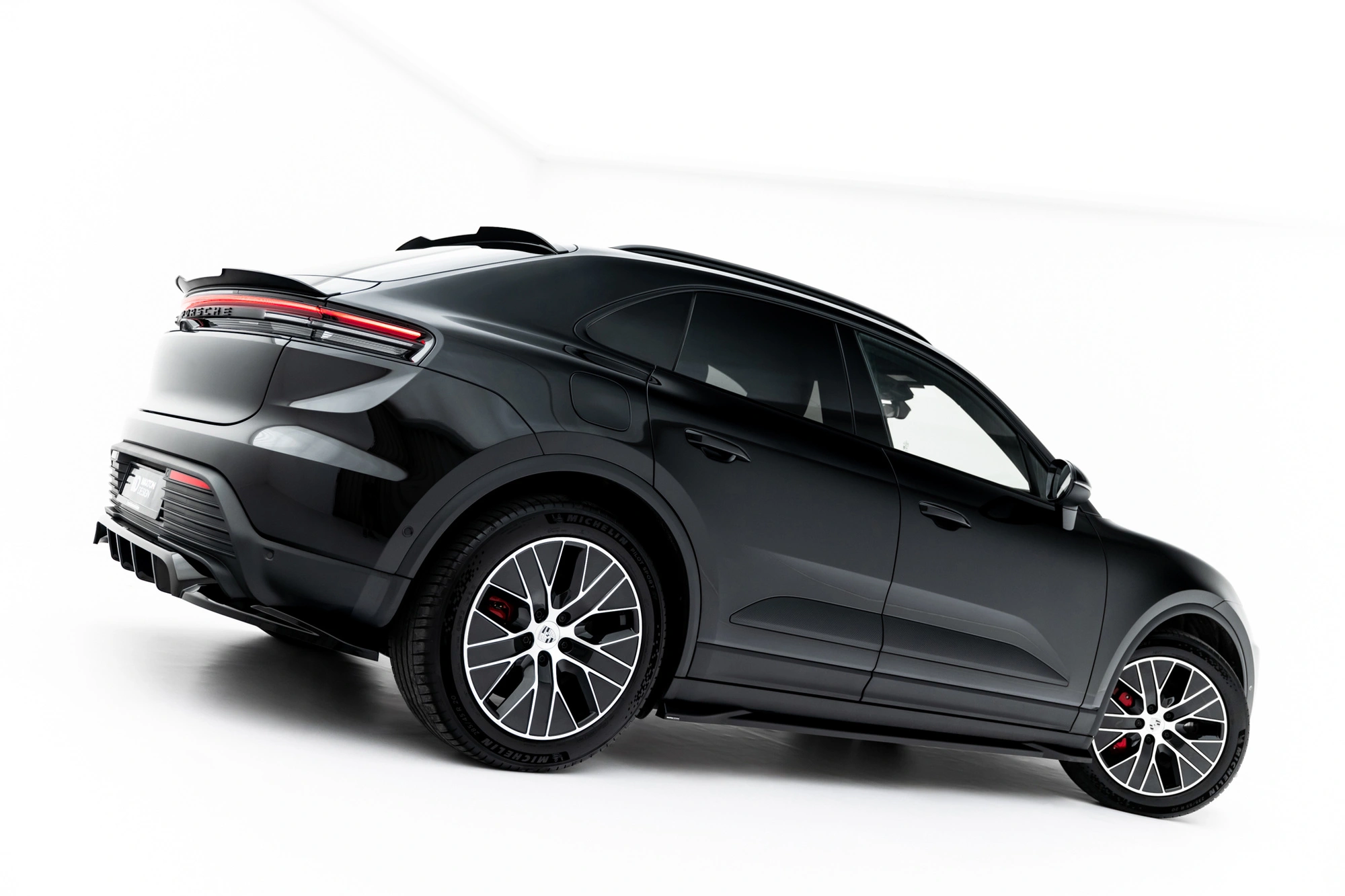 Sideskjørt Porsche Macan 4 Electric 2024 -> – bilde 2