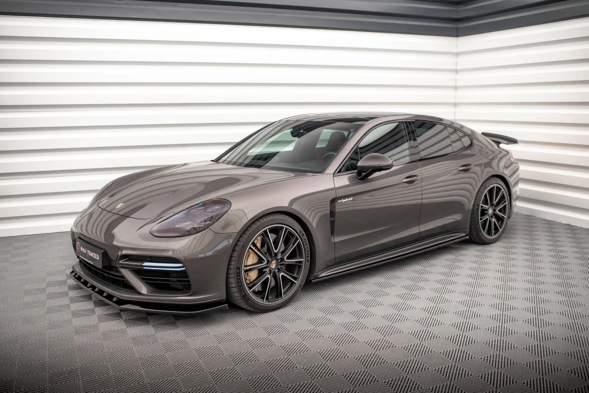 SIDESKJØRT PORSCHE Panamera E-Hybrid (971) 2016-2020 – bilde 4