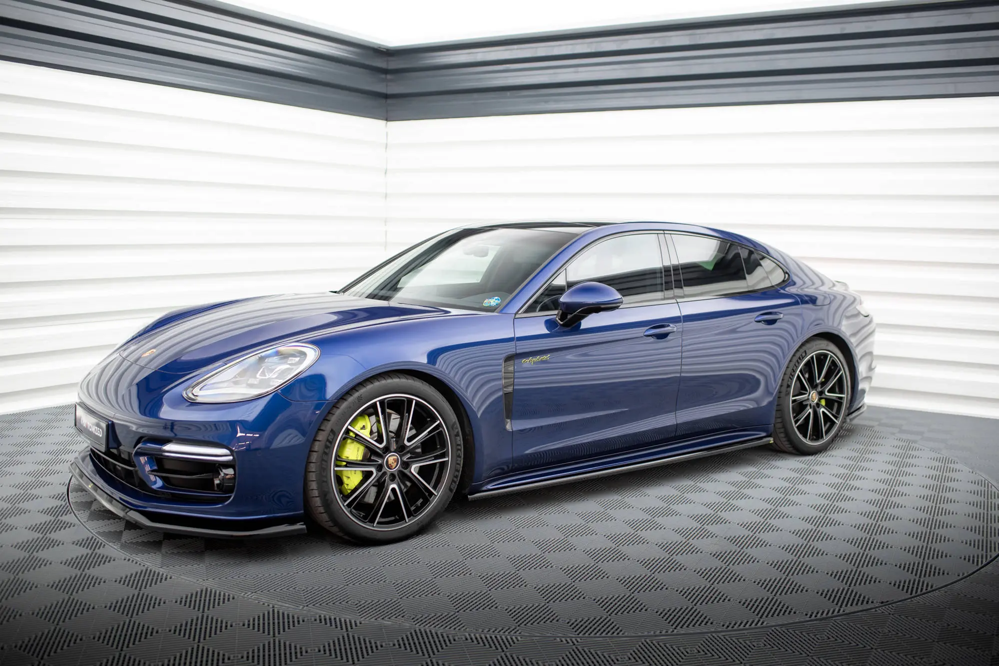Sideskjørt Porsche Panamera E-Hybrid (971) Facelift 2020 -> | Glossy Black Edition – bilde 3