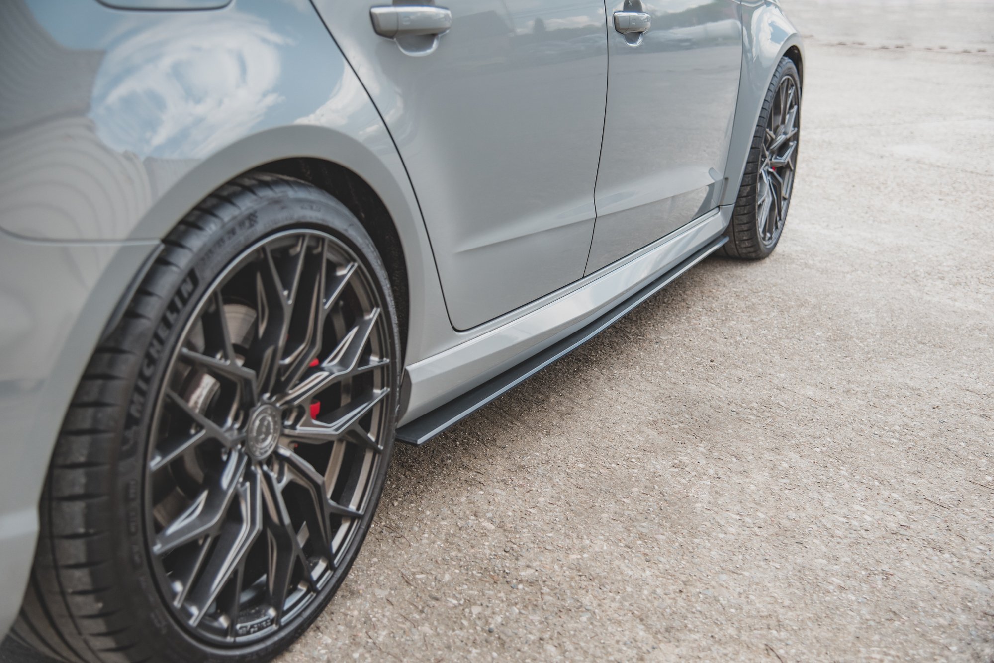 SIDESKJØRT RACING DURABILITY AUDI RS3 8V SPORTBACK 2013-2020 – bilde 2