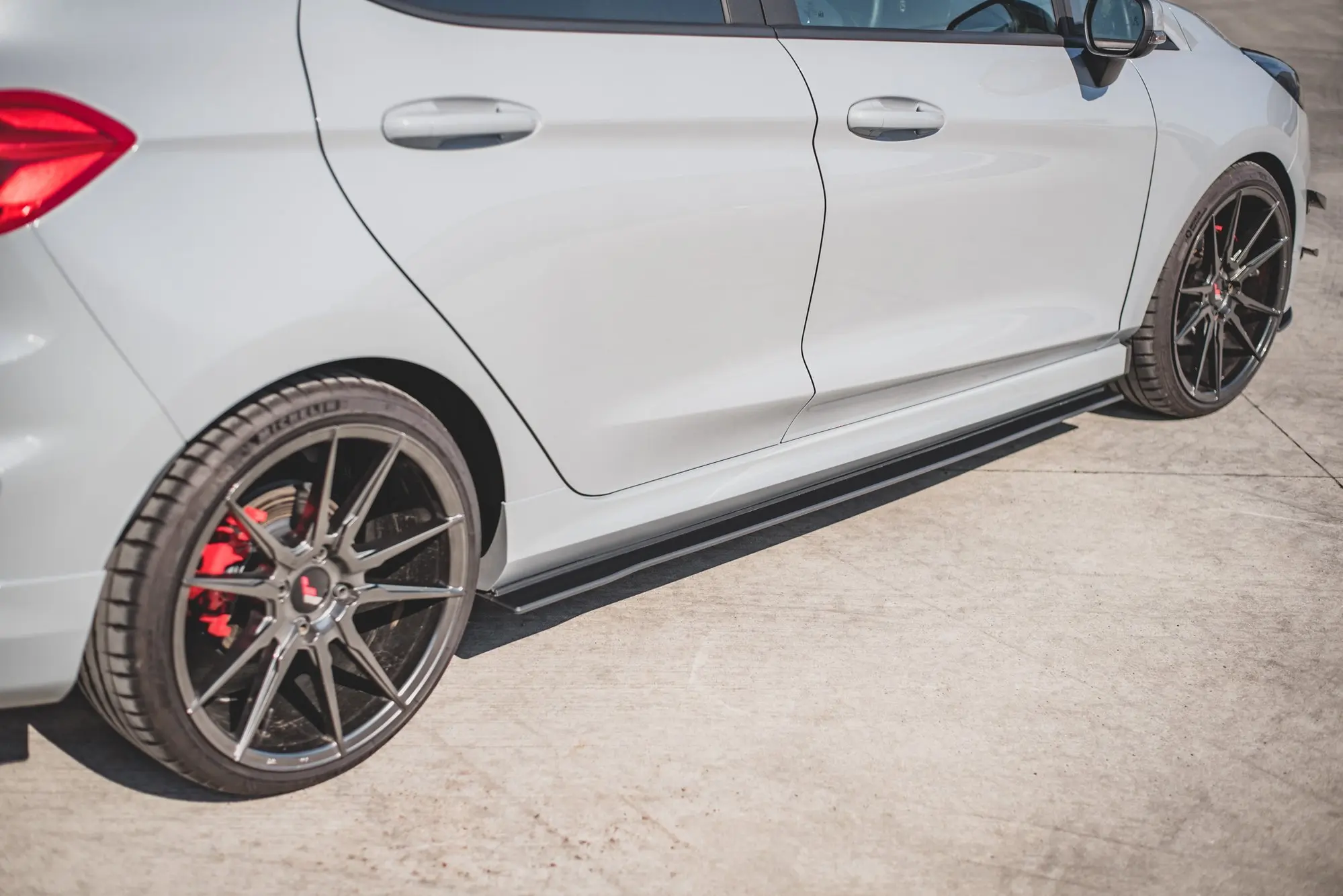 SIDESKJØRT RACING DURABILITY Ford Fiesta Mk7 ST / ST-Line 2016 - 2023 – bilde 4