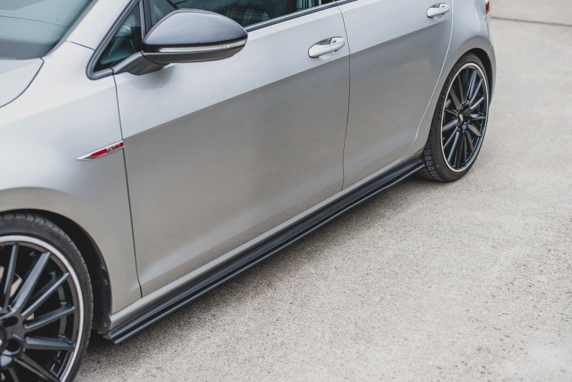 SIDESKJØRT RACING DURABILITY VW GOLF 7 GTI 2013-2016 – bilde 4