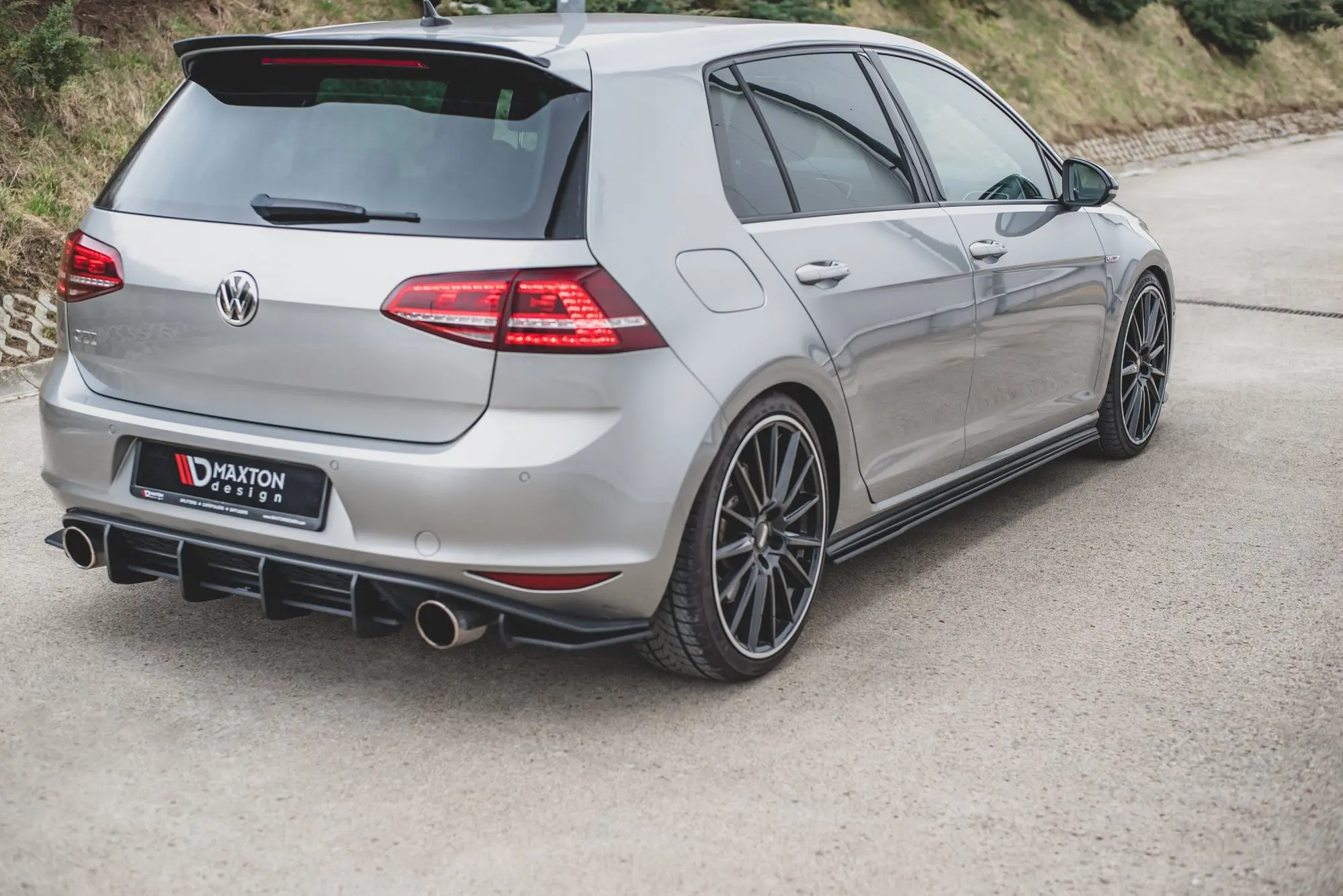 SIDESKJØRT RACING DURABILITY VW GOLF 7 GTI 2013-2016 – bilde 7