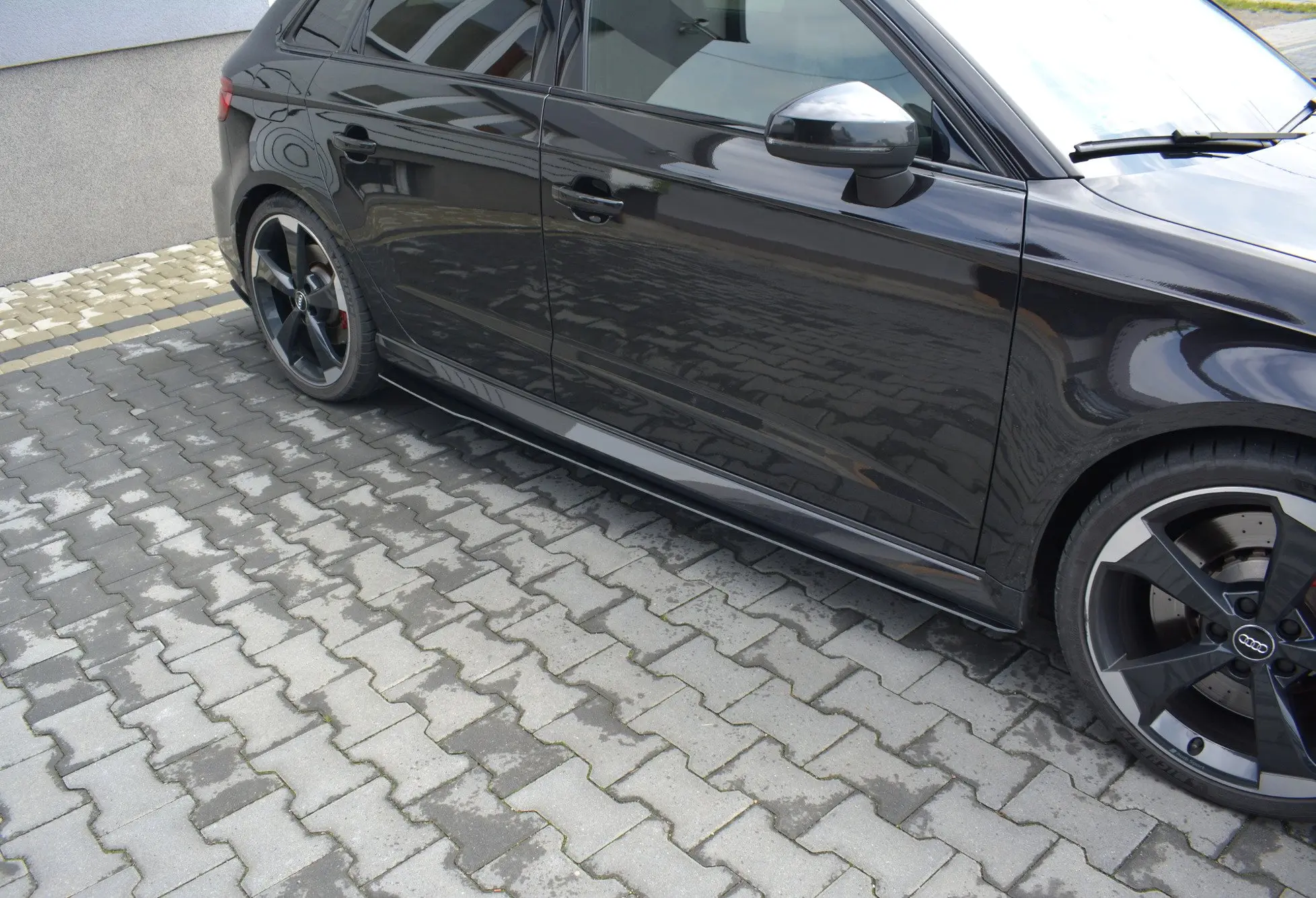 SIDESKJØRT RACING V.1 AUDI RS3 8V SPORTBACK 2017-2020 – bilde 3