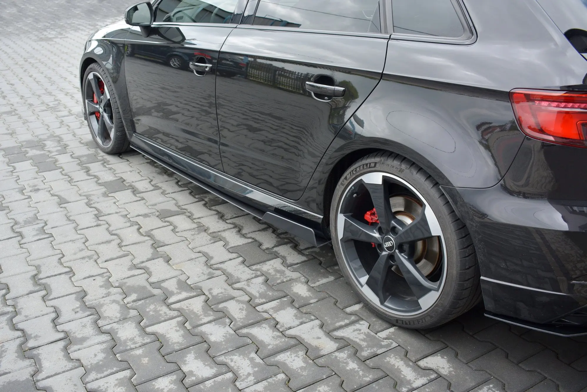 SIDESKJØRT RACING V.2 AUDI RS3 8V SPORTBACK 2017-2020