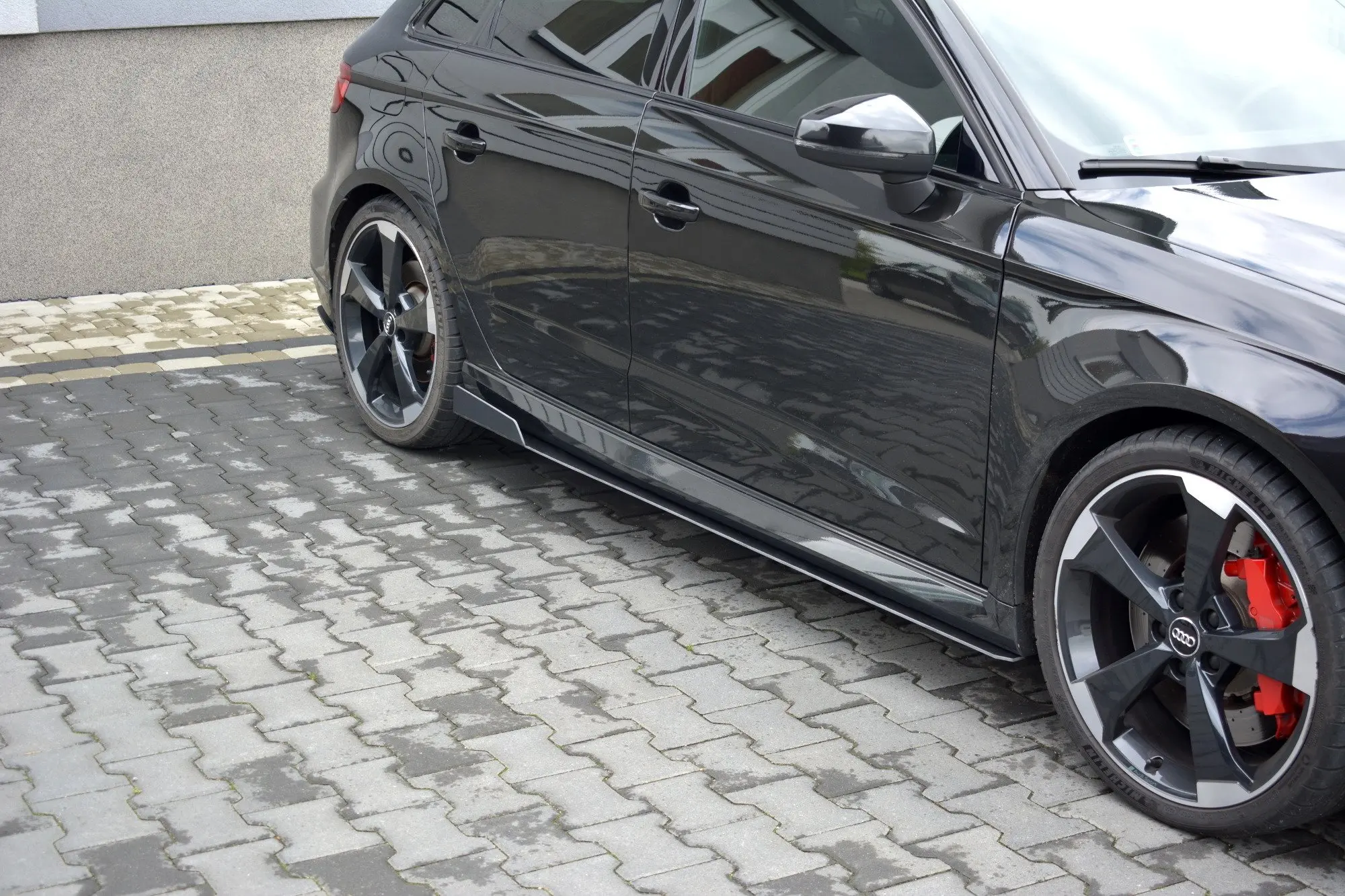 SIDESKJØRT RACING V.2 AUDI RS3 8V SPORTBACK 2017-2020 – bilde 2