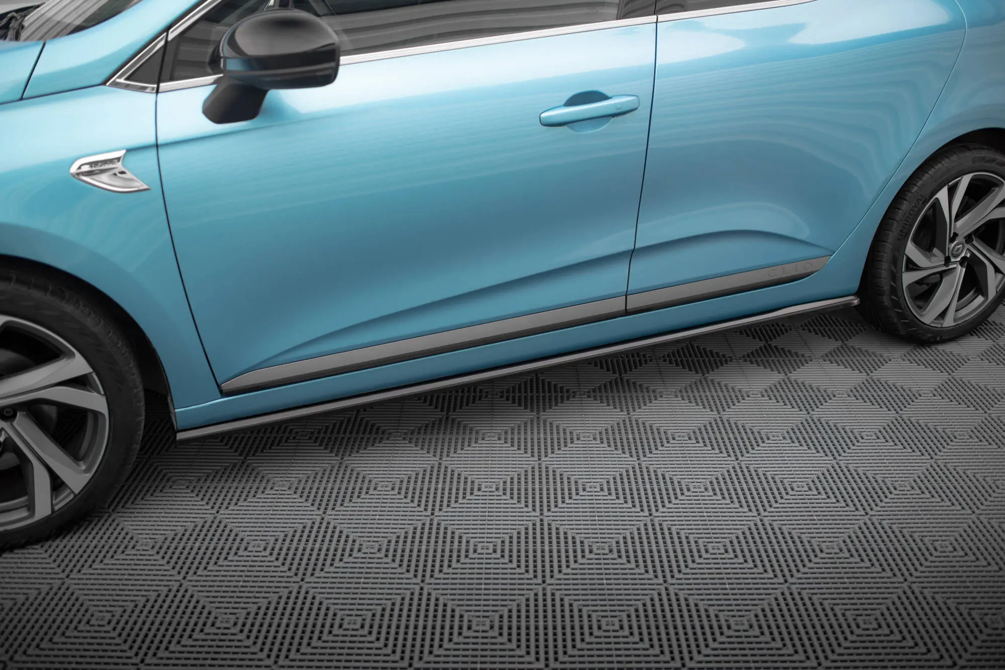 Sideskjørt Renault Clio mk5 R.S. Line 2019 - 2023 | Glossy Black Edition – bilde 2