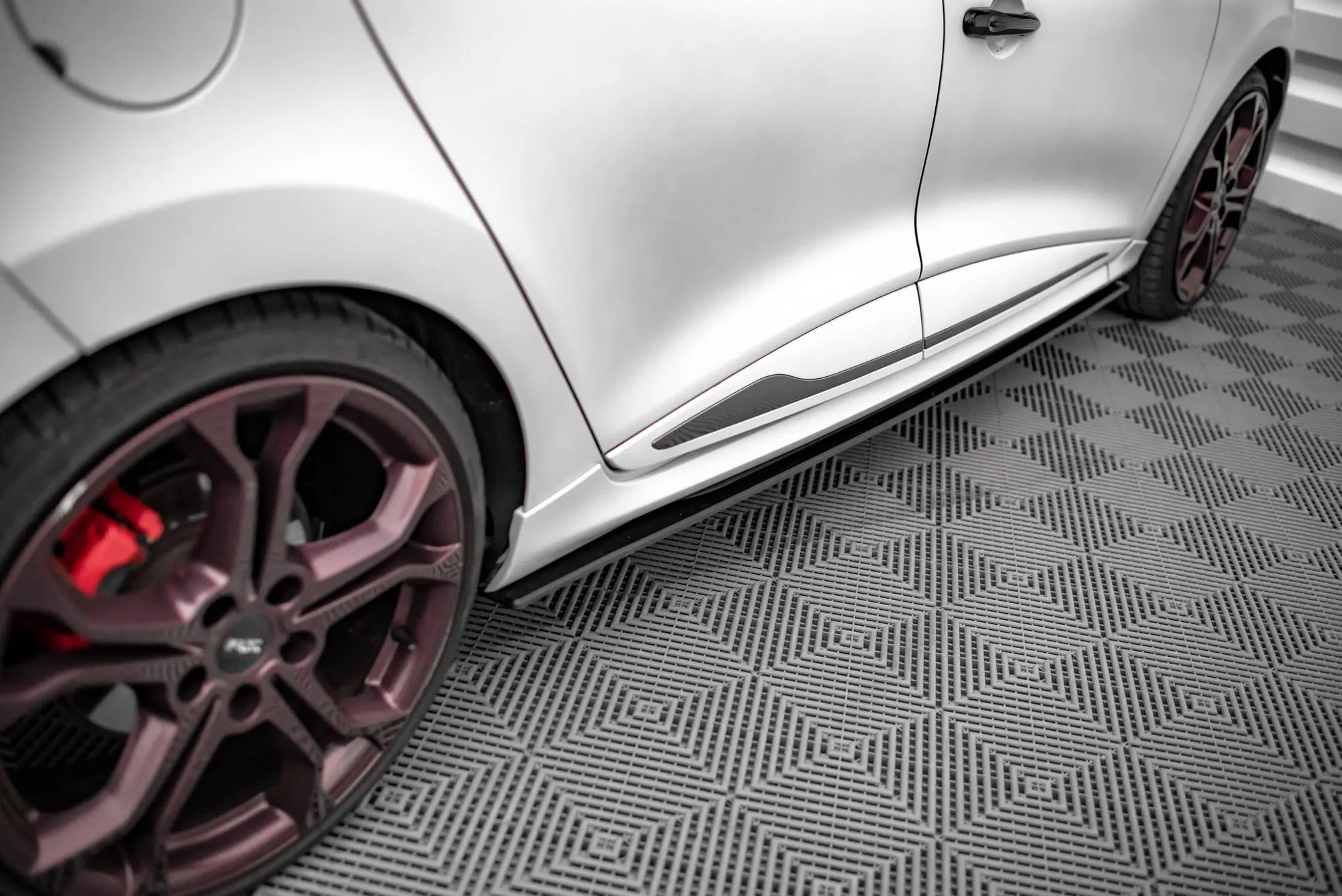 Sideskjørt Renault Clio RS mk4 2013 - 2019 | Street Pro Black Edition