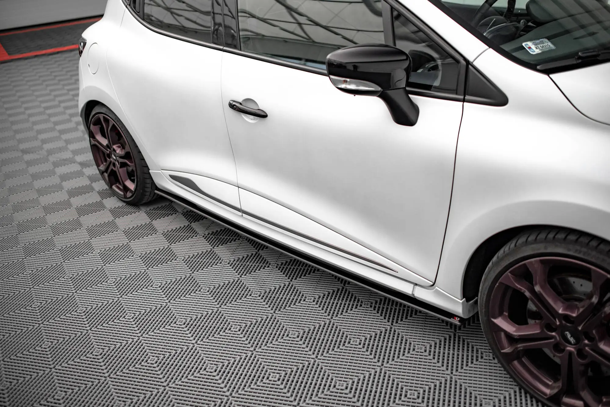 Sideskjørt Renault Clio RS mk4 2013 - 2019 | Street Pro Black Edition – bilde 2