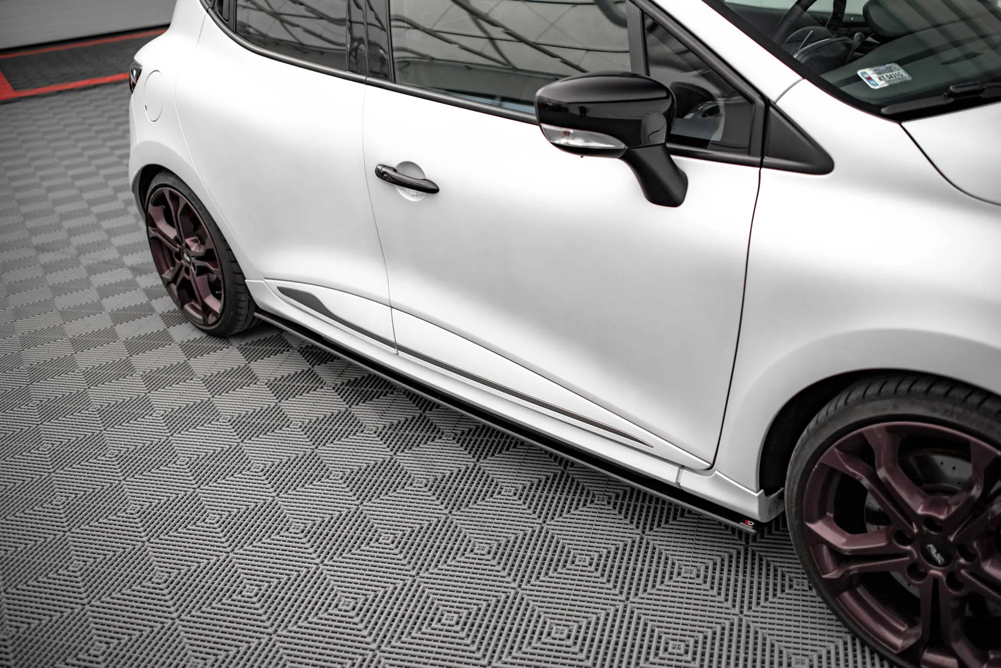 Sideskjørt Renault Clio RS mk4 2013 - 2019 | Street Pro Black Edition – bilde 2