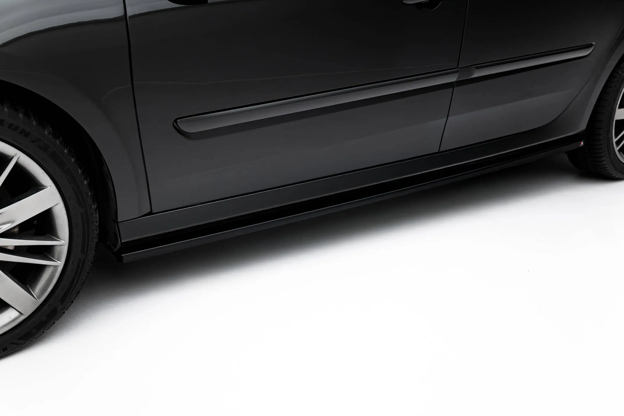 Sideskjørt Renault Laguna GT III 2007 - 2010 | Glossy Black Edition