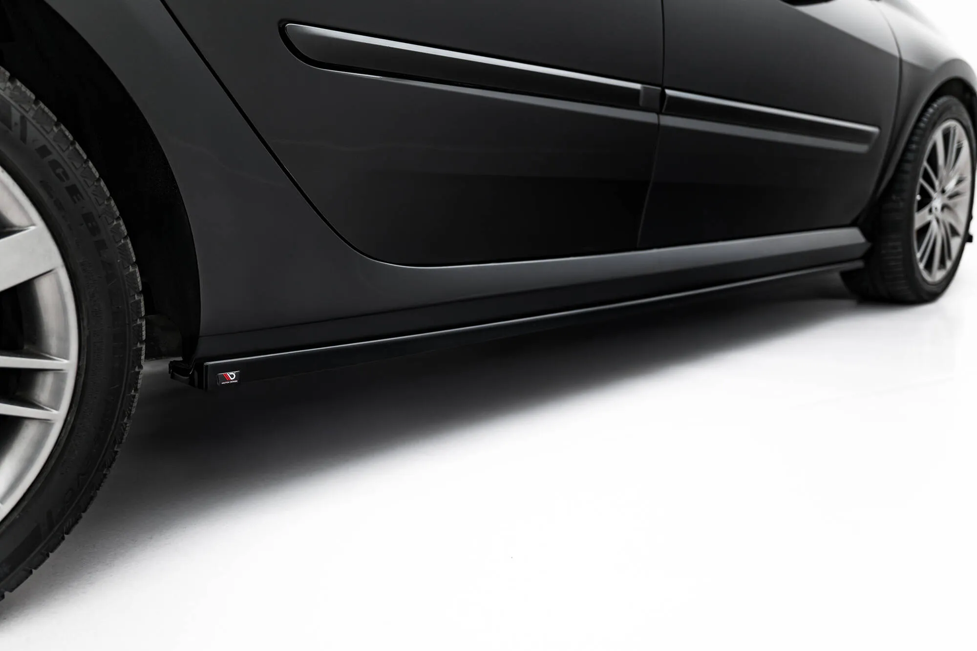 Sideskjørt Renault Laguna GT III 2007 - 2010 | Glossy Black Edition – bilde 3