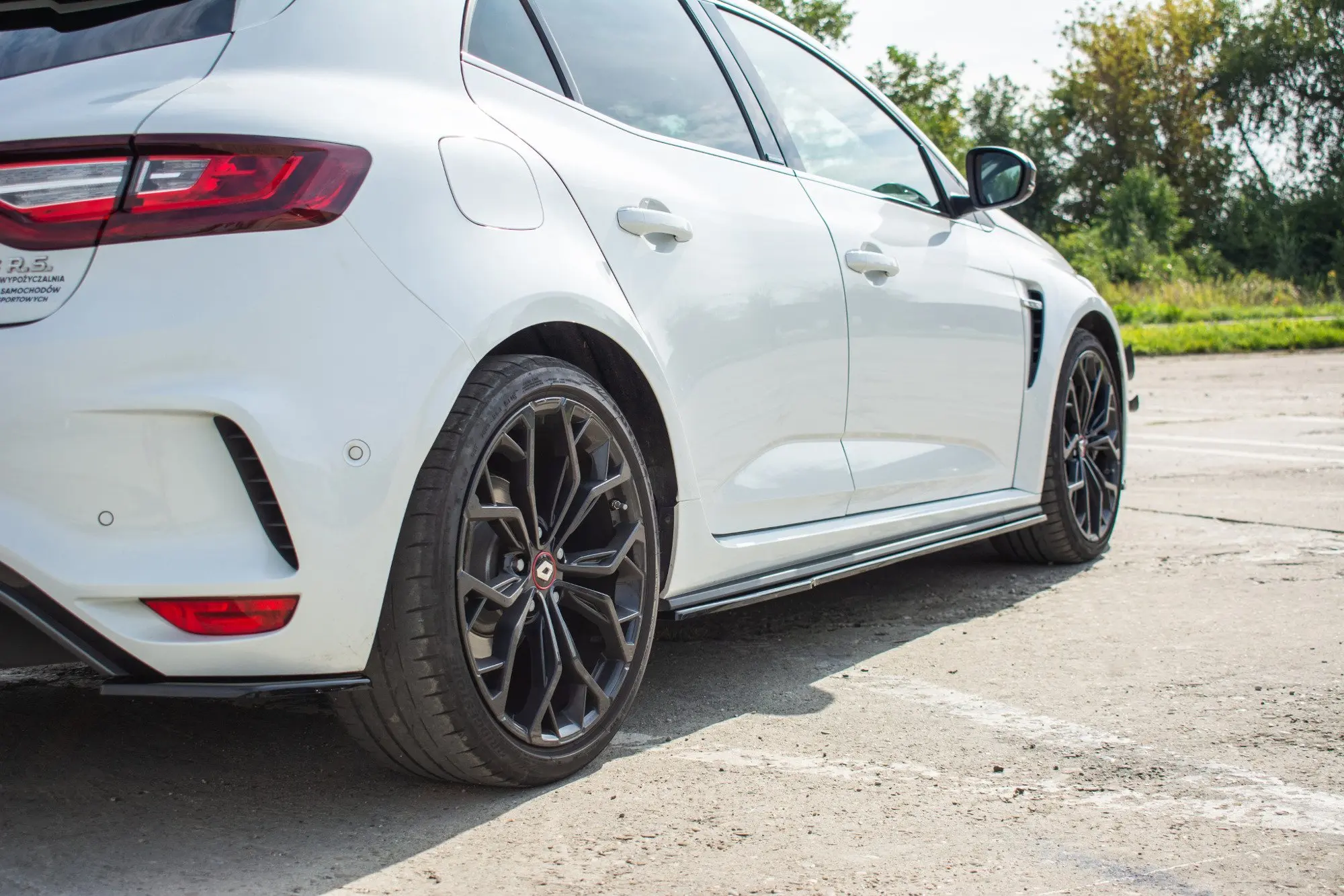 SIDESKJØRT RENAULT Megane IV R.S. 2018-> – bilde 5