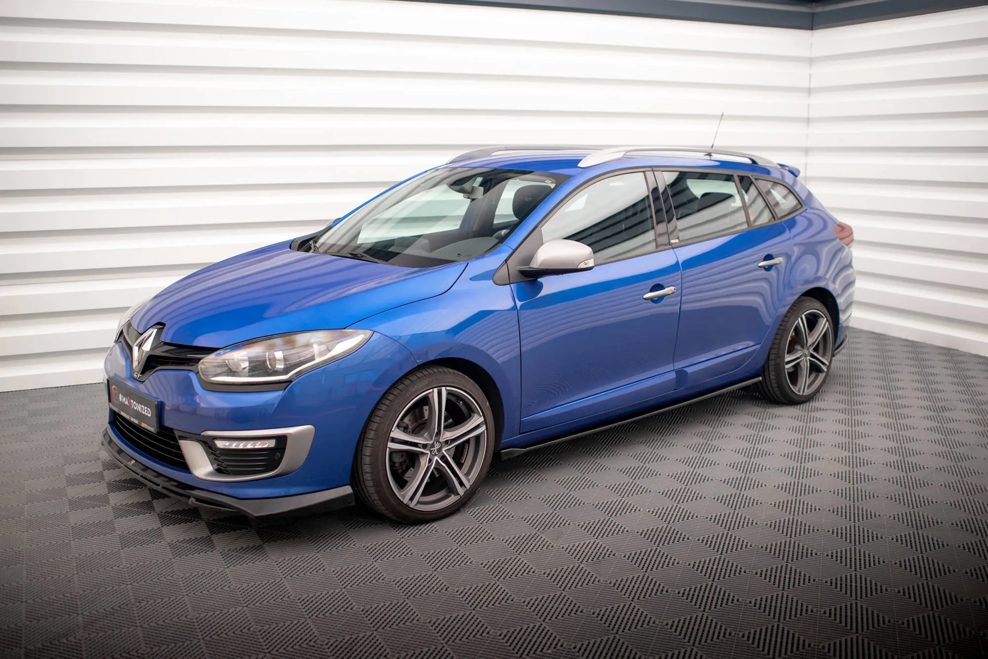 Sideskjørt Renault Megane (Mk3) 2008-2016 | Glossy Black Edition – bilde 3