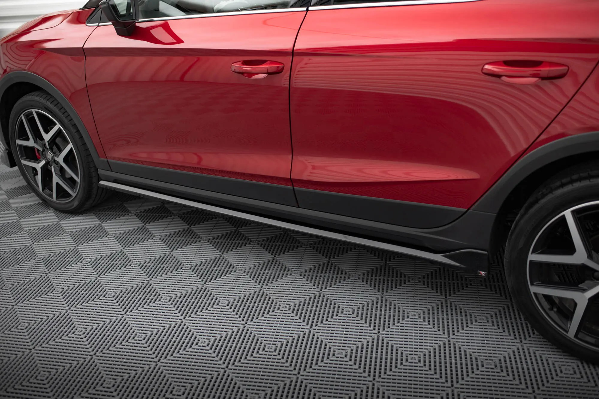 Sideskjørt Seat Arona mk1 FR 2017 - 2021 | Glossy Black Edition – bilde 2