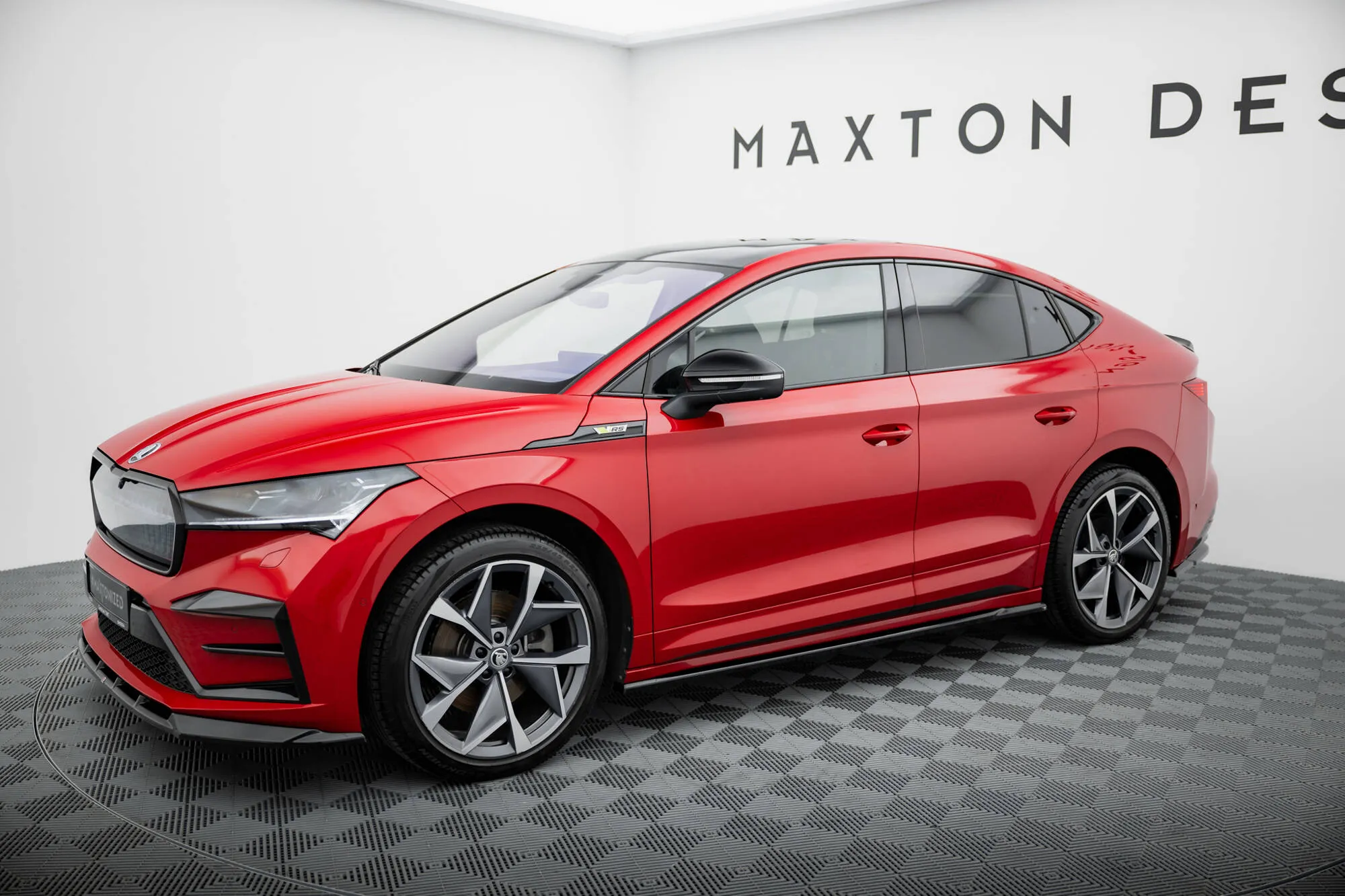 Sideskjørt Škoda Enyaq Coupe RS iV 2022 -> | Glossy Black Edition – bilde 2