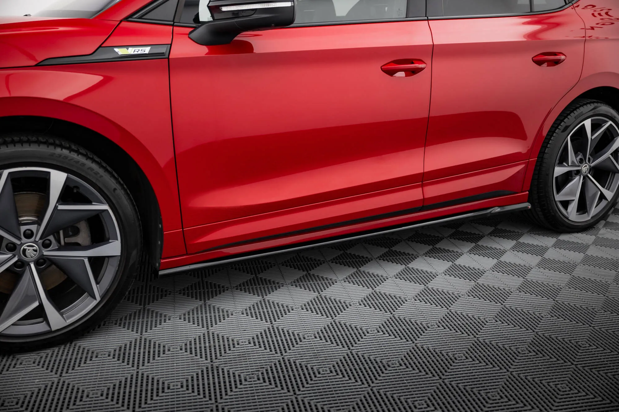 Sideskjørt Škoda Enyaq Coupe RS iV 2022 -> | Glossy Black Edition – bilde 3