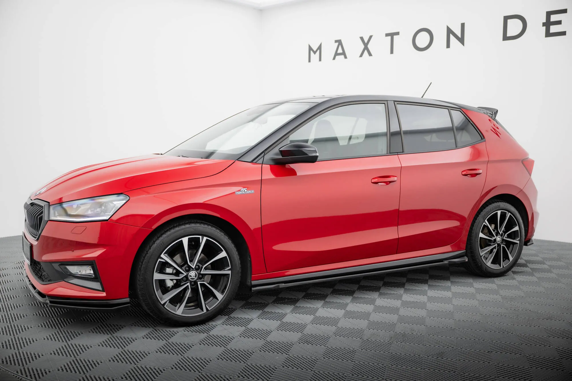 Sideskjørt Skoda Fabia Monte Carlo IV 2021 -> | Glossy Black Edition – bilde 2