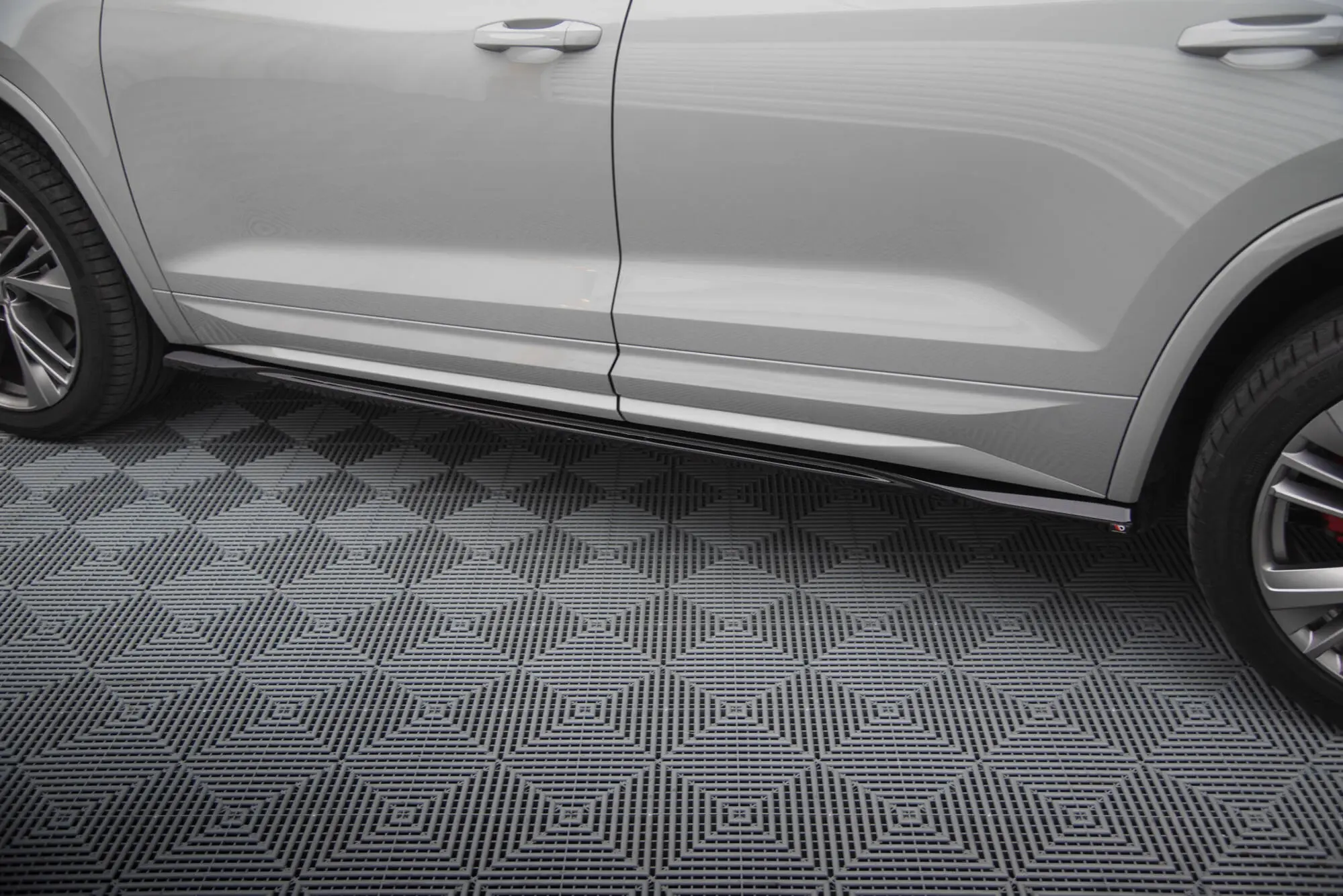 Sideskjørt Skoda Kodiaq RS facelift 2021 - 2023 | Glossy Black Edition