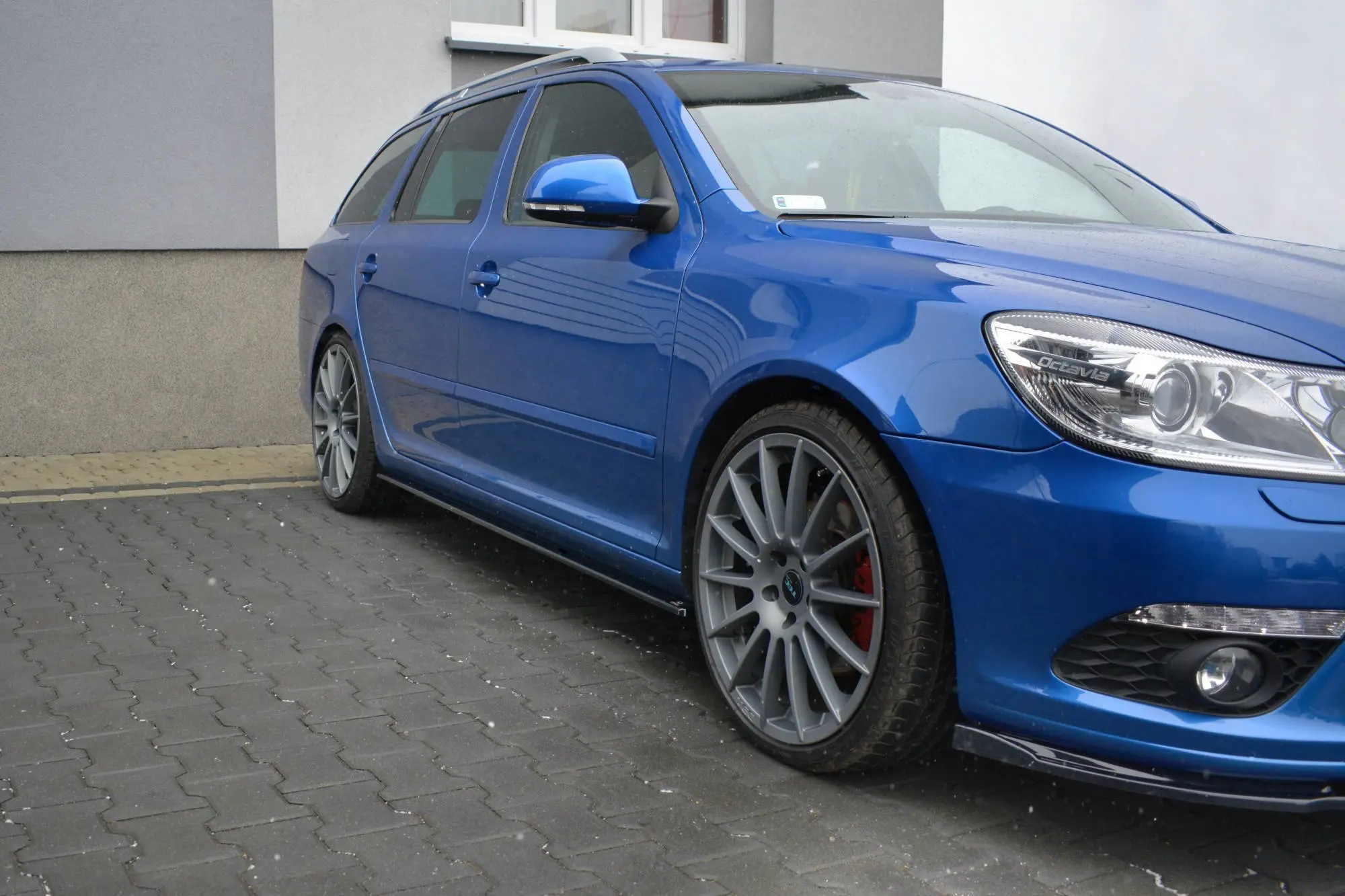 SIDESKJØRT SKODA Octavia II RS 2005-2013 – bilde 4
