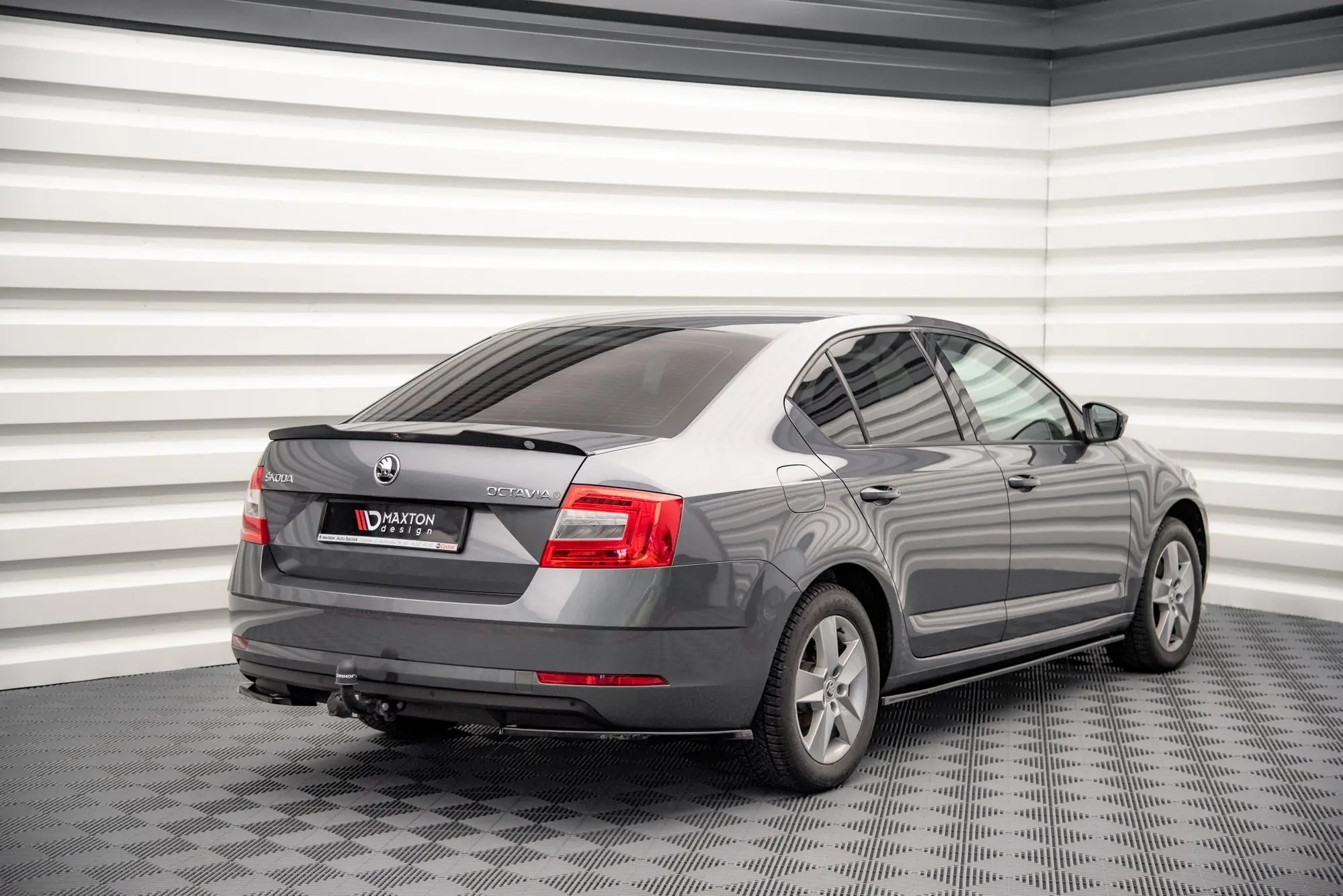 SIDESKJØRT SKODA Octavia III 2016-2020 (facelift) – bilde 3