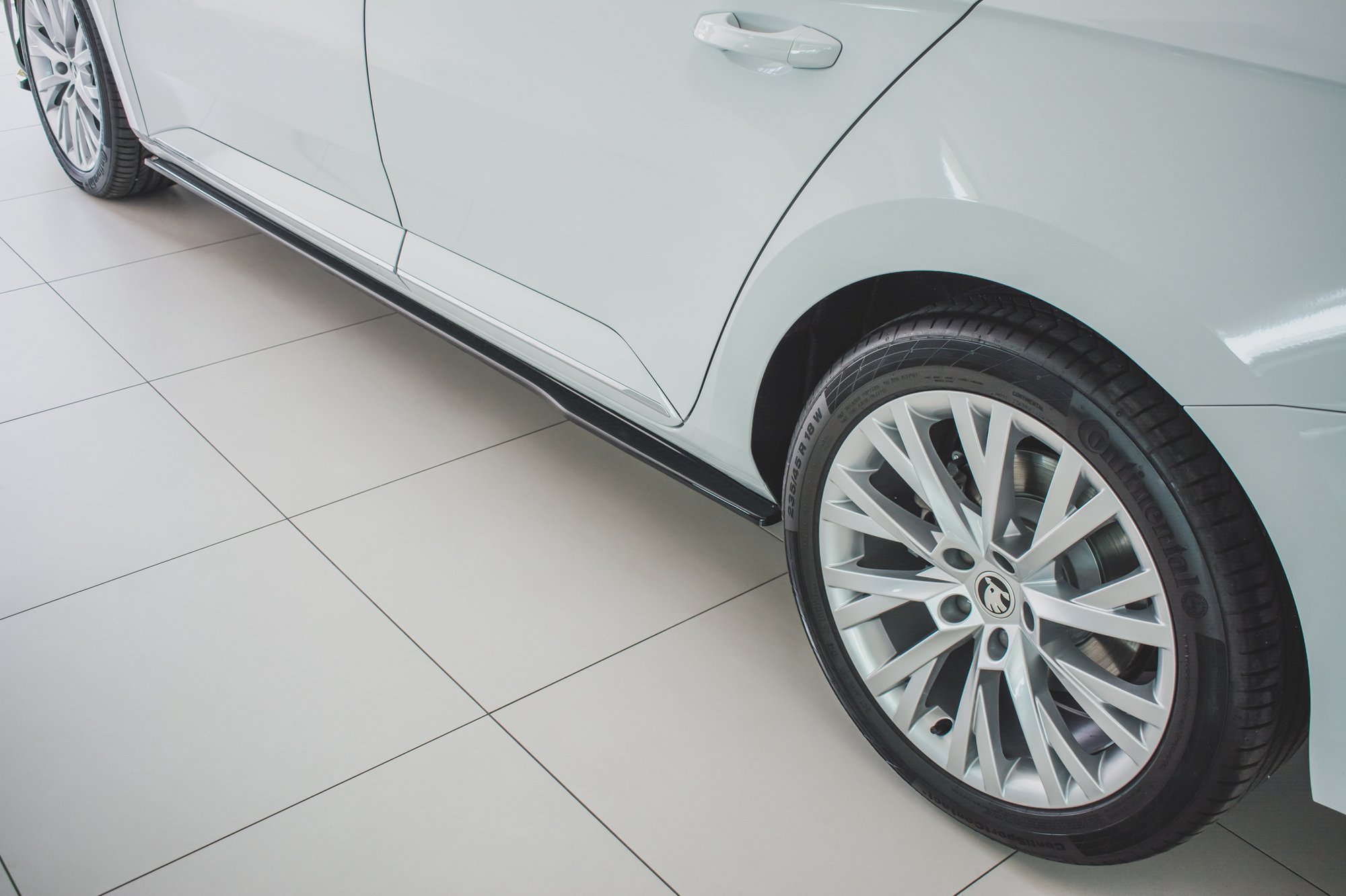 Sideskjørt Skoda Superb III Facelift 2019 - 2024 – bilde 2