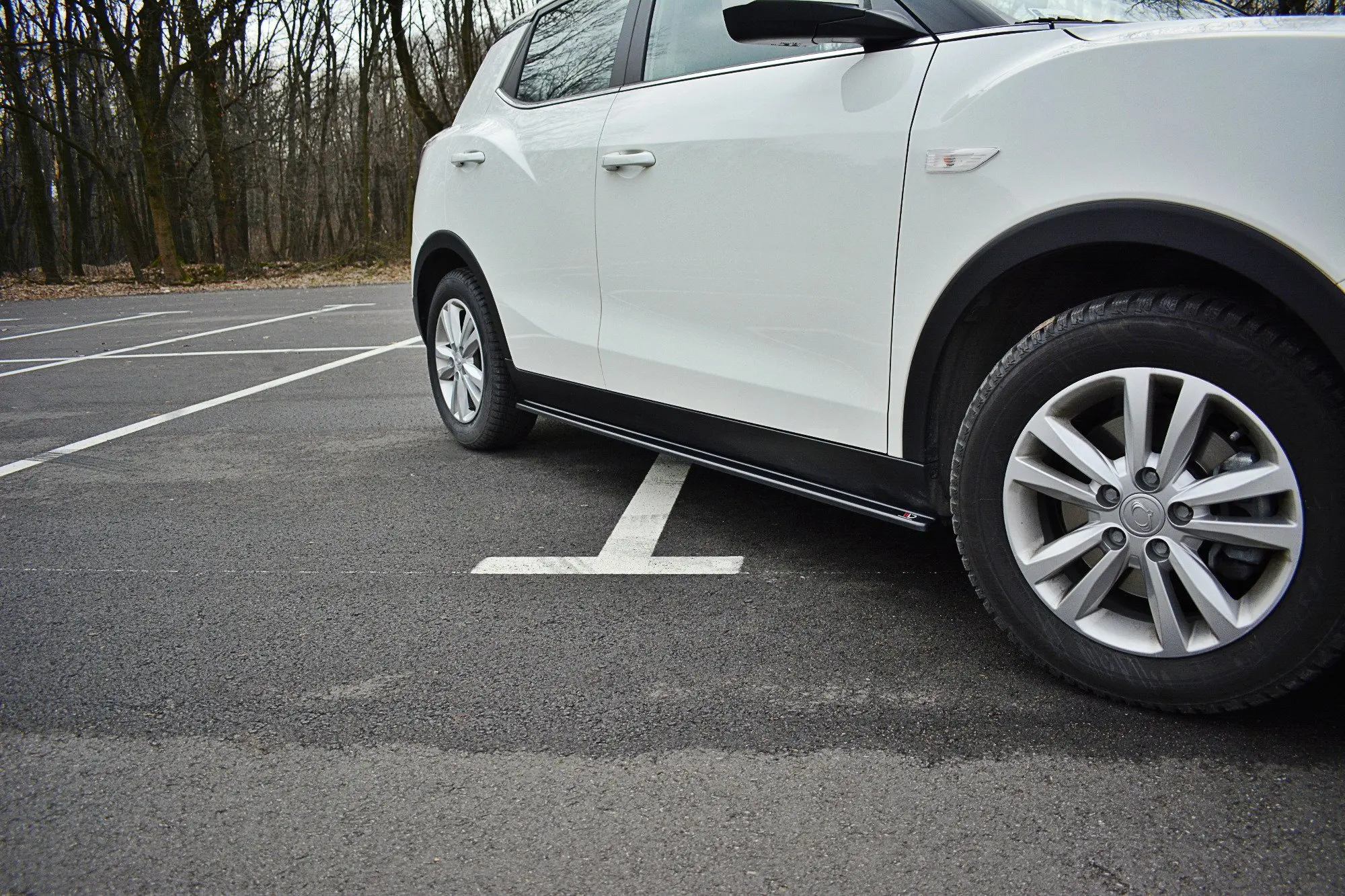 SIDESKJØRT SSANGYONG TIVOLI 2015-2019 – bilde 2