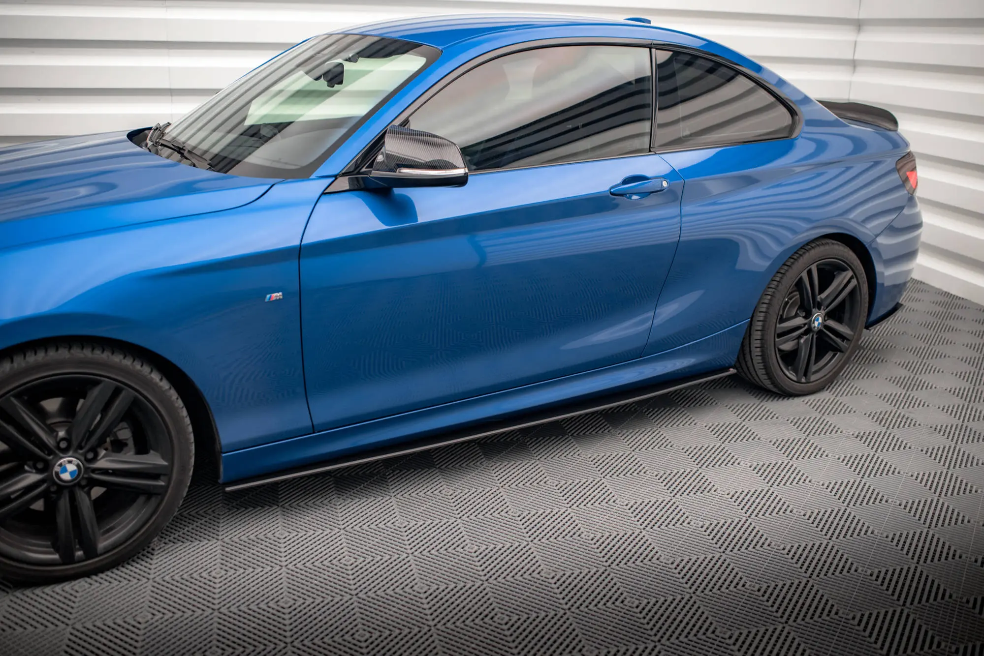 SIDESKJØRT STREET PRO BMW 2 (F22) 2014-2021 M-PACK