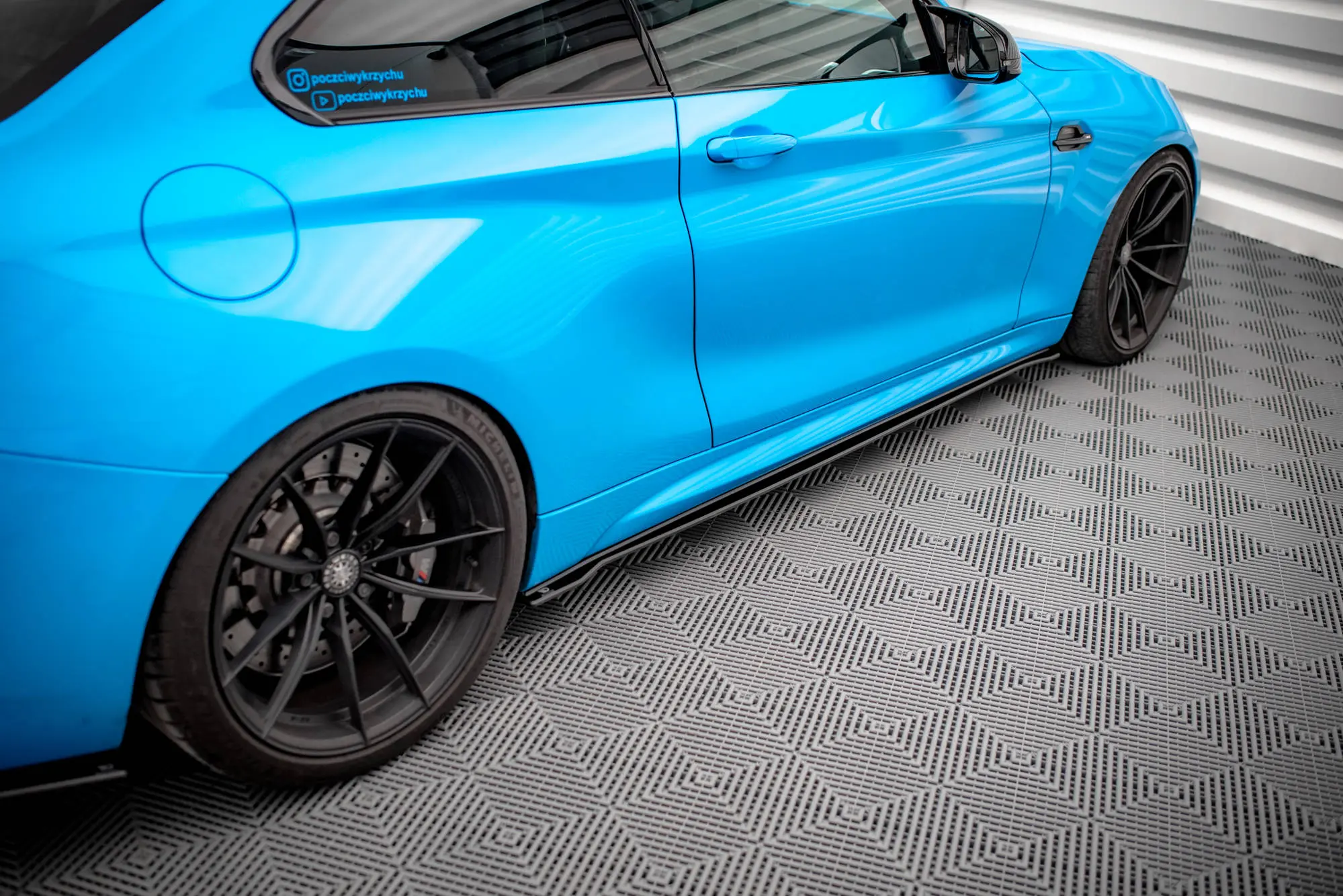 SIDESKJØRT STREET PRO BMW M2 (F87) 2015-2021 – bilde 2