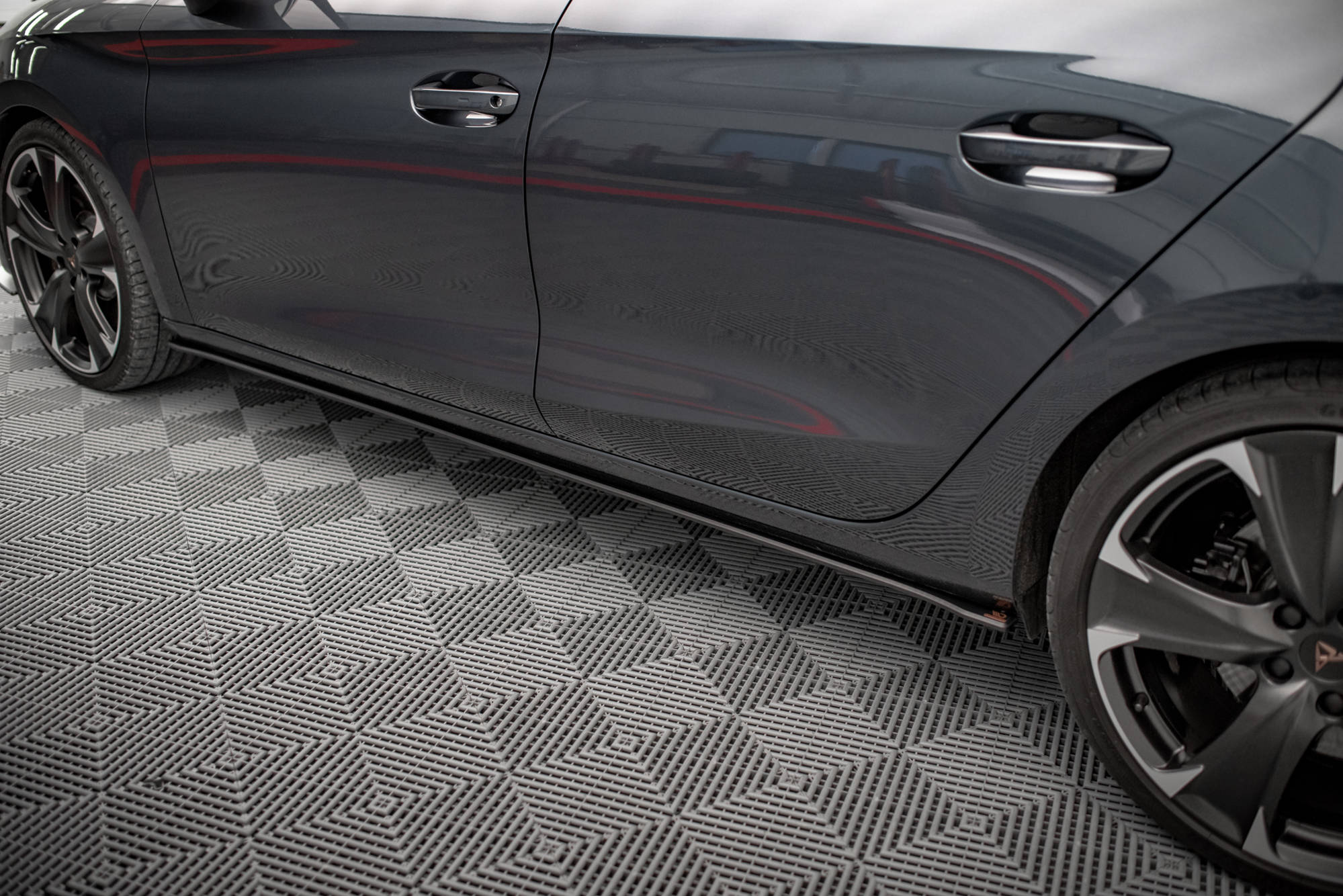 SIDESKJØRT Street Pro Cupra Leon 2020->