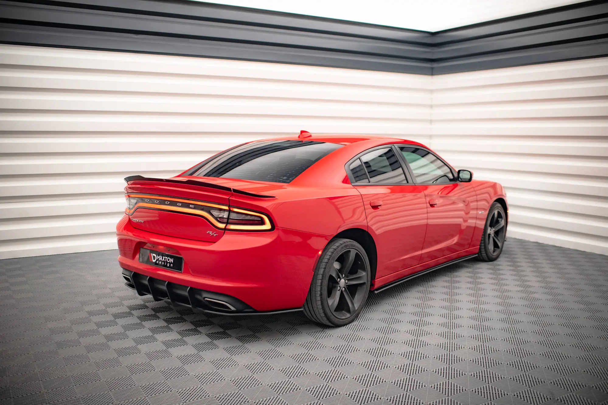 SIDESKJØRT Street Pro DODGE CHARGER RT 2015-> – bilde 4