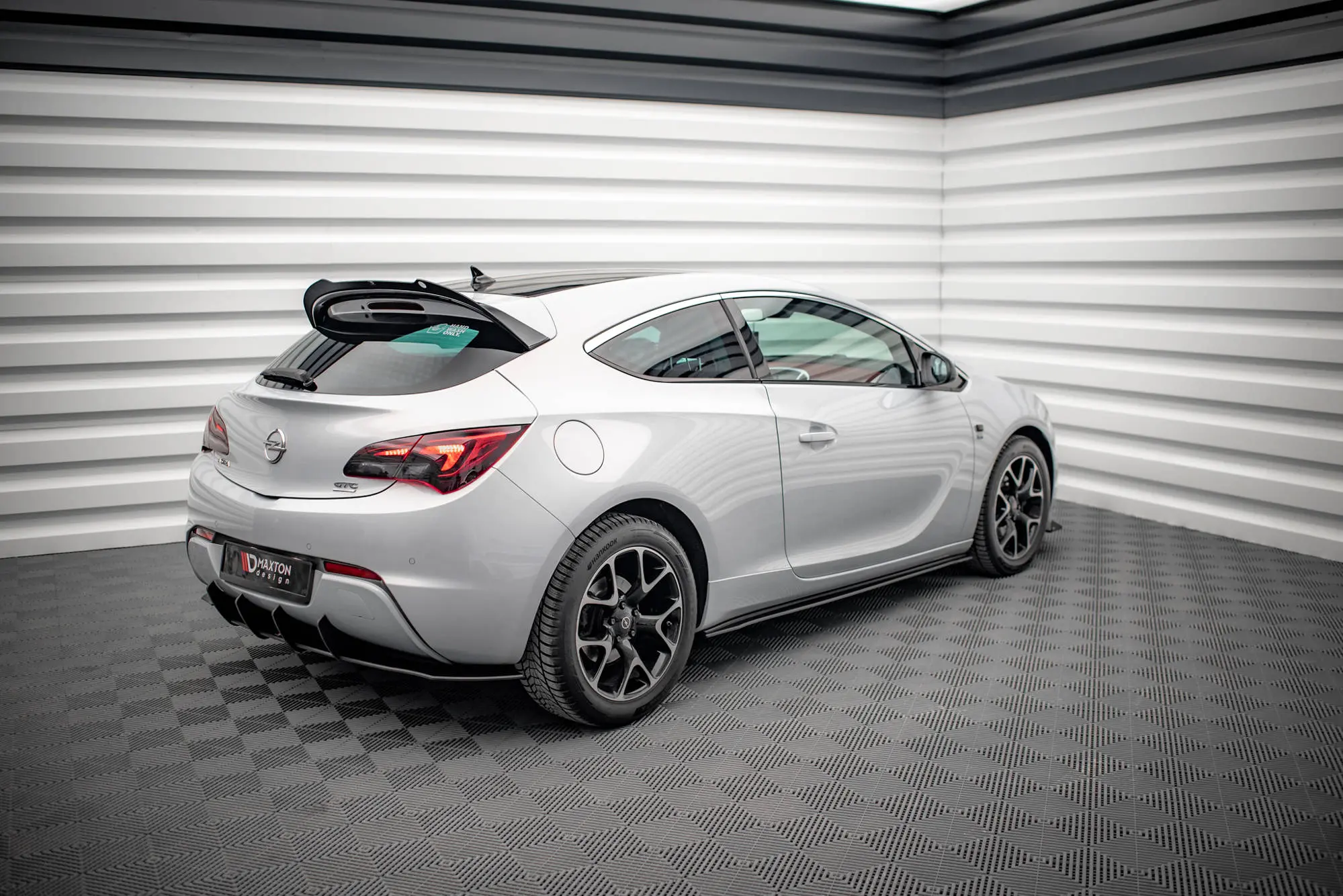 SIDESKJØRT STREET PRO OPEL ASTRA J GTC OPC-LINE 2011-2018 – bilde 4