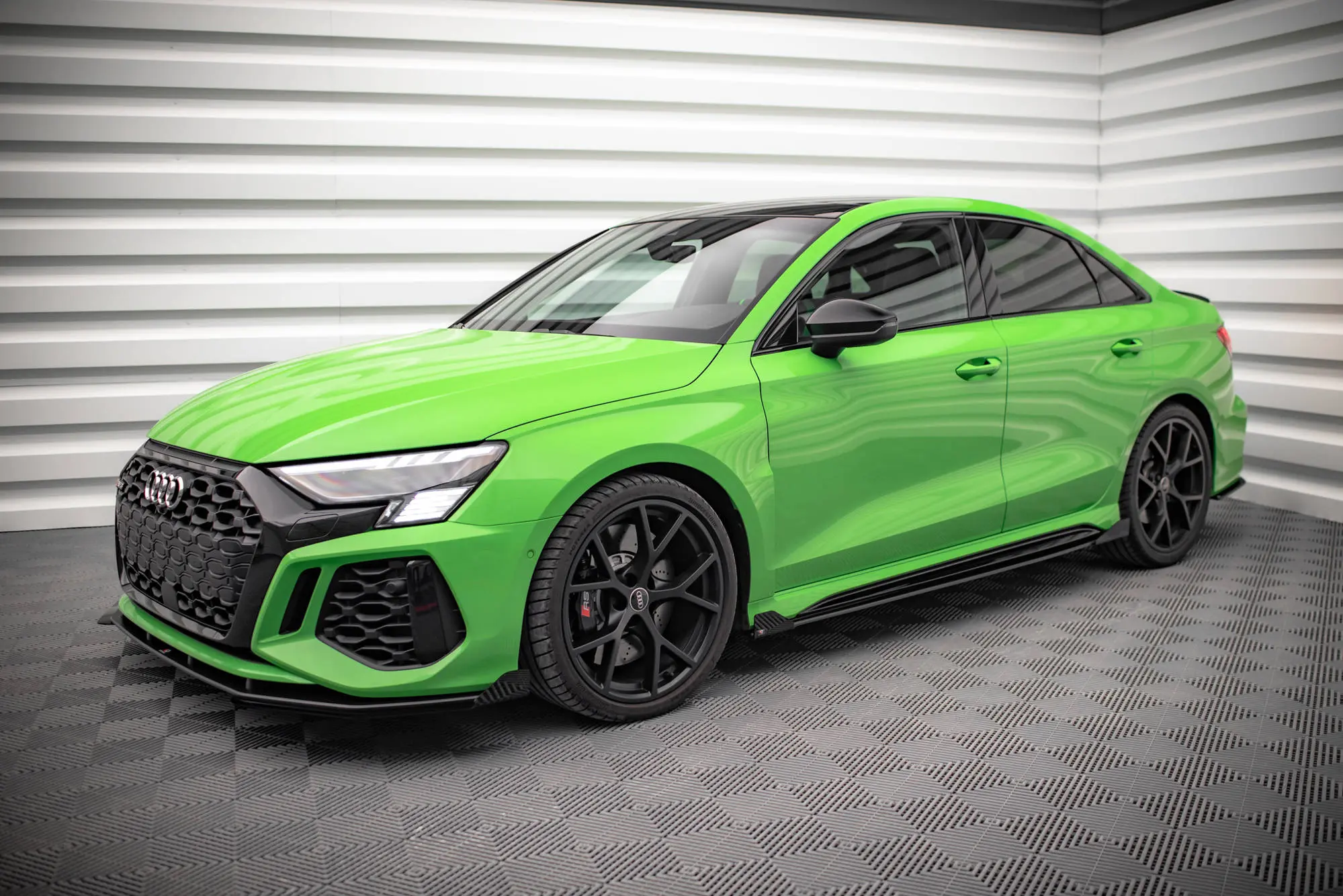SIDESKJØRT STREET PRO + SIDESPLITTERS AUDI RS3 8Y 2020-> – bilde 3
