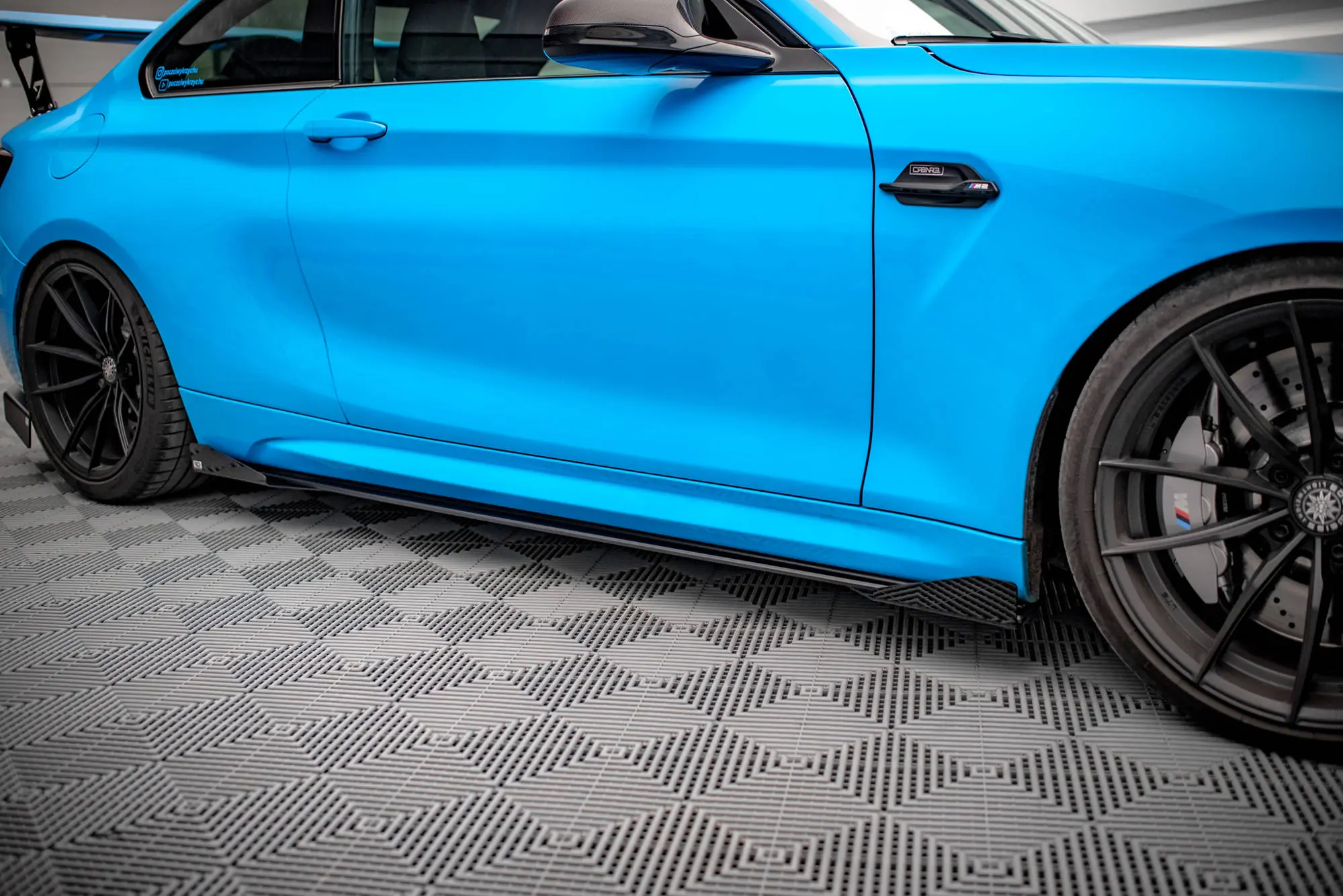 SIDESKJØRT STREET PRO + SIDESPLITTERS BMW M2 (F87) 2015-2021 – bilde 2