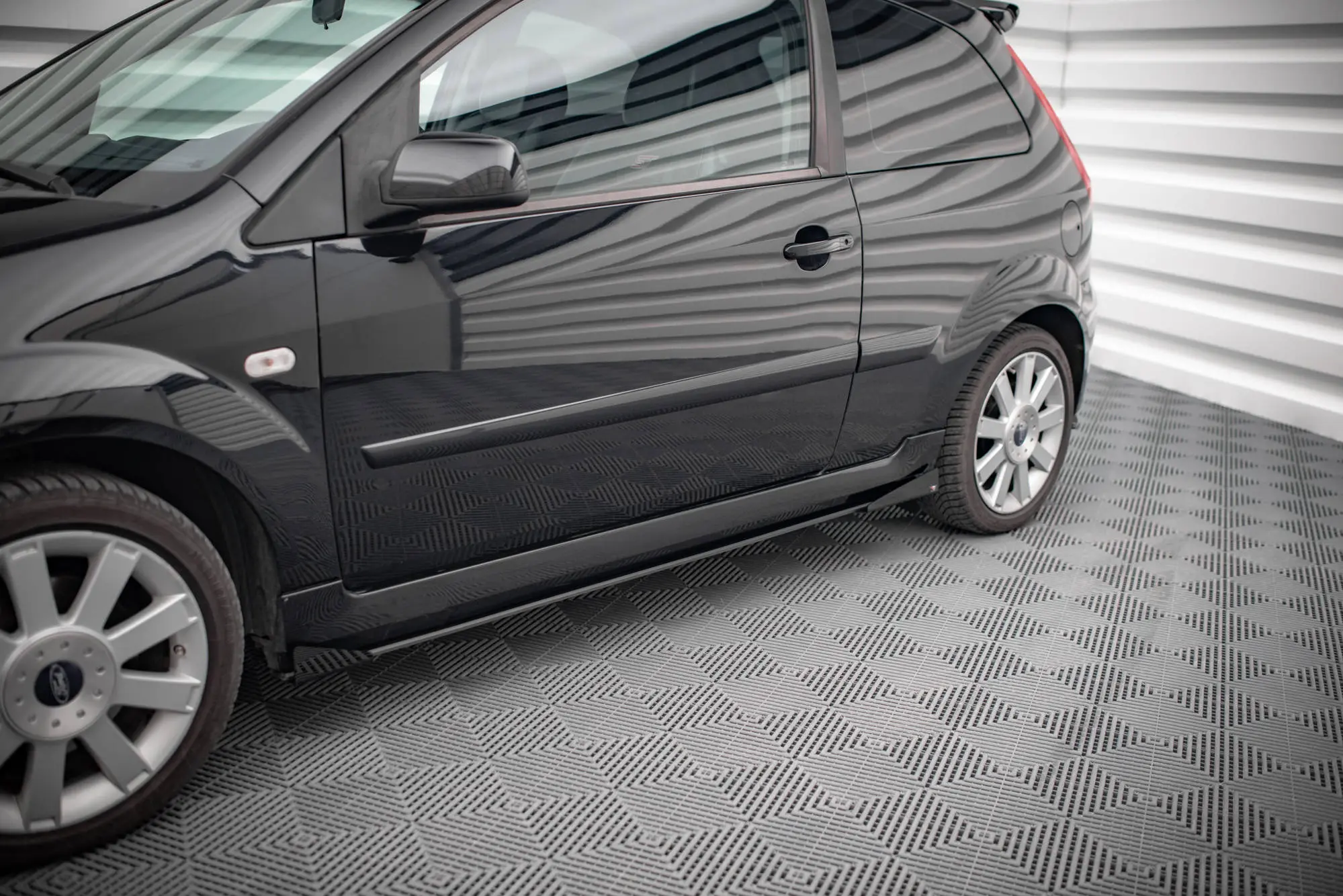 SIDESKJØRT STREET PRO + SIDESPLITTERS Ford Fiesta Mk5 ST 2005 - 2008 – bilde 2